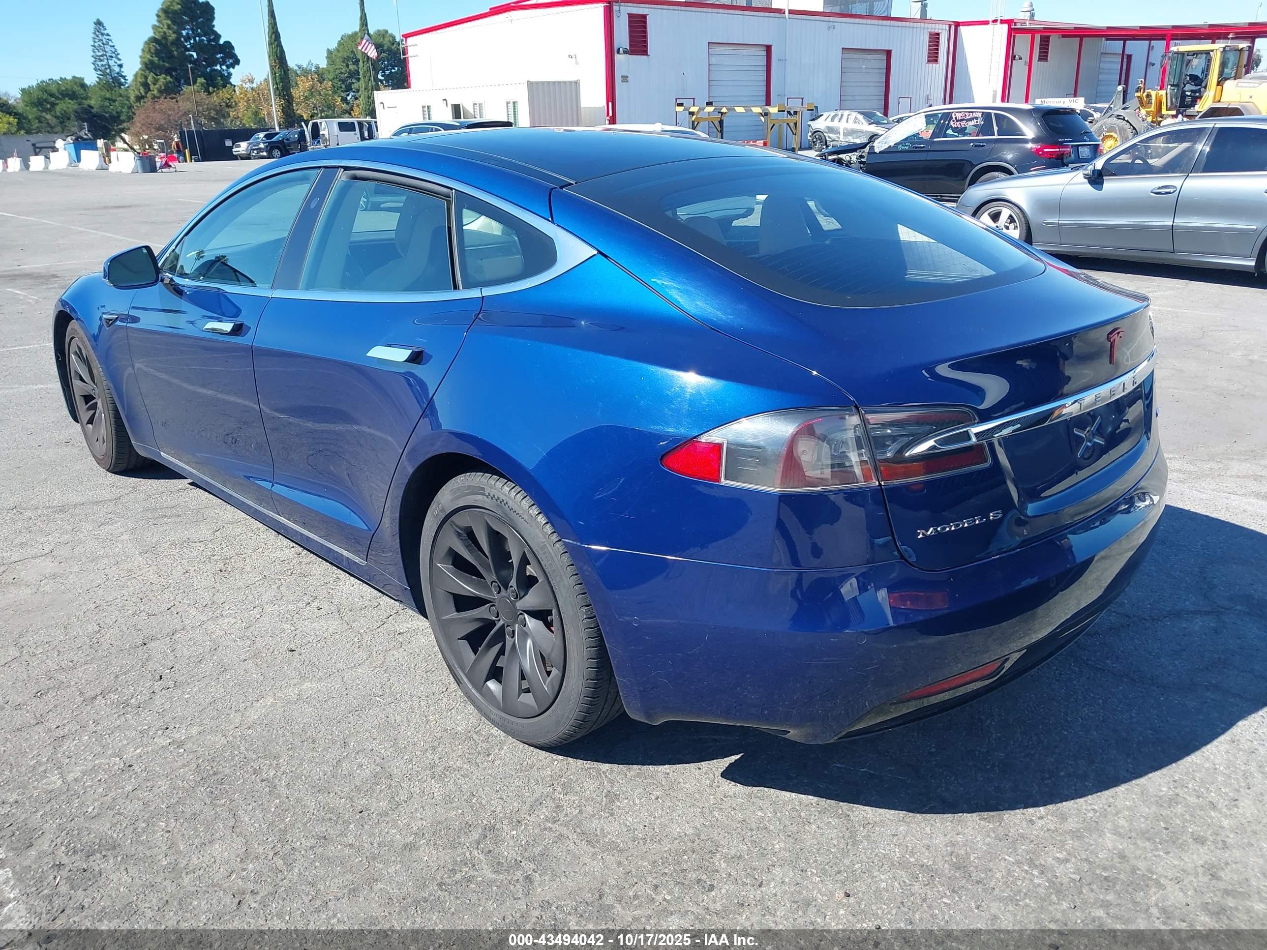 TESLA MODEL image 3