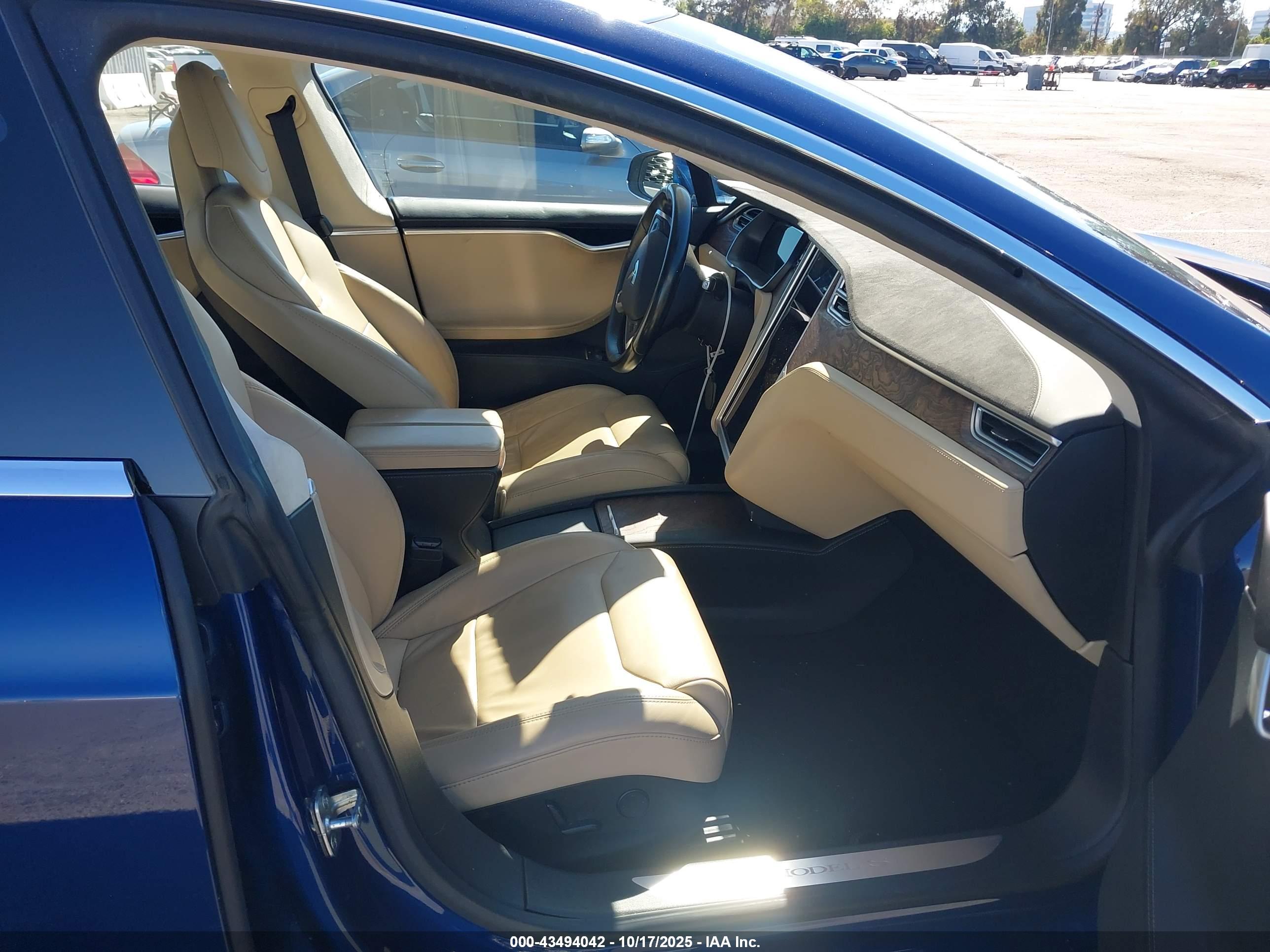 TESLA MODEL image 5