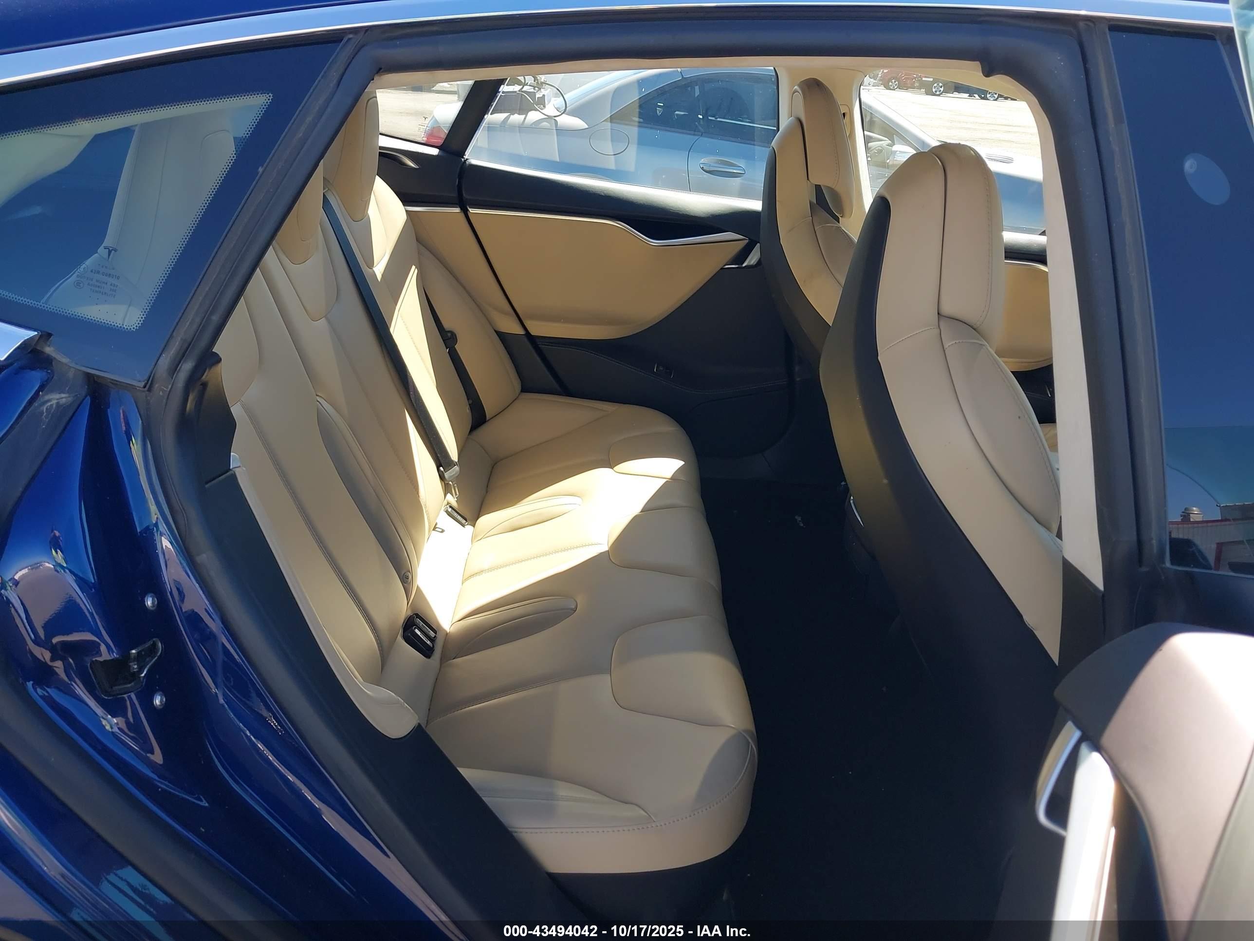 TESLA MODEL image 8