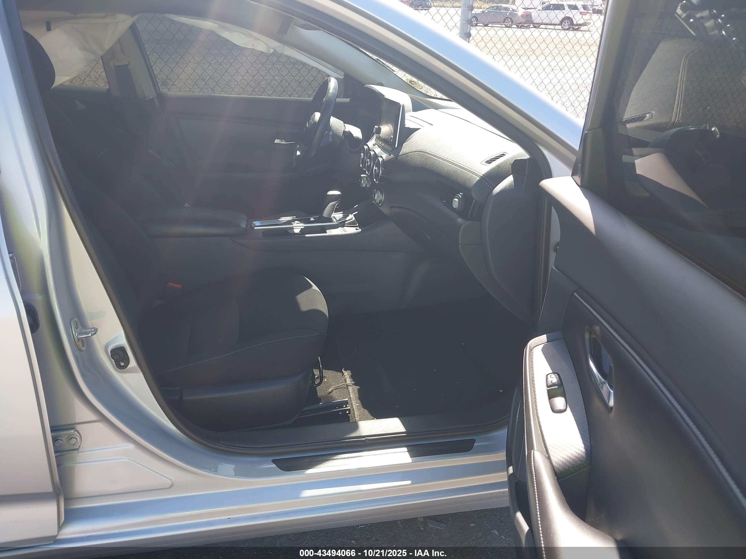 NISSAN SENTRA image 5