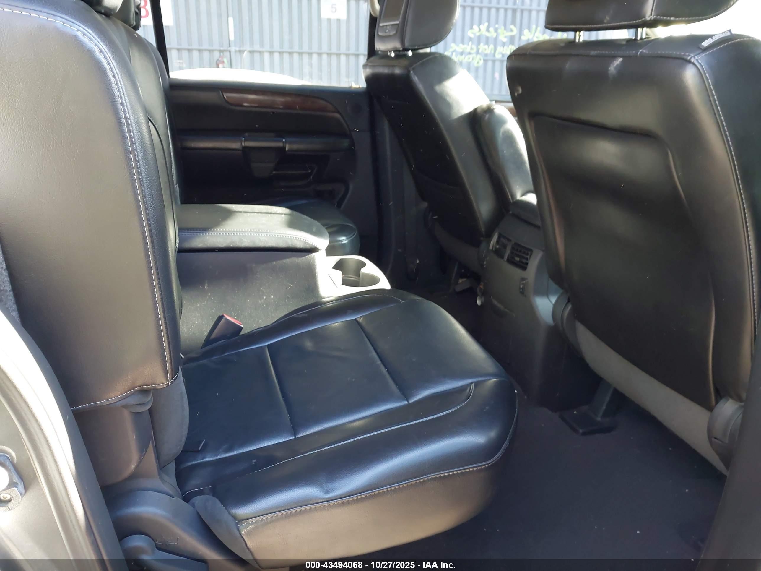 NISSAN ARMADA image 8