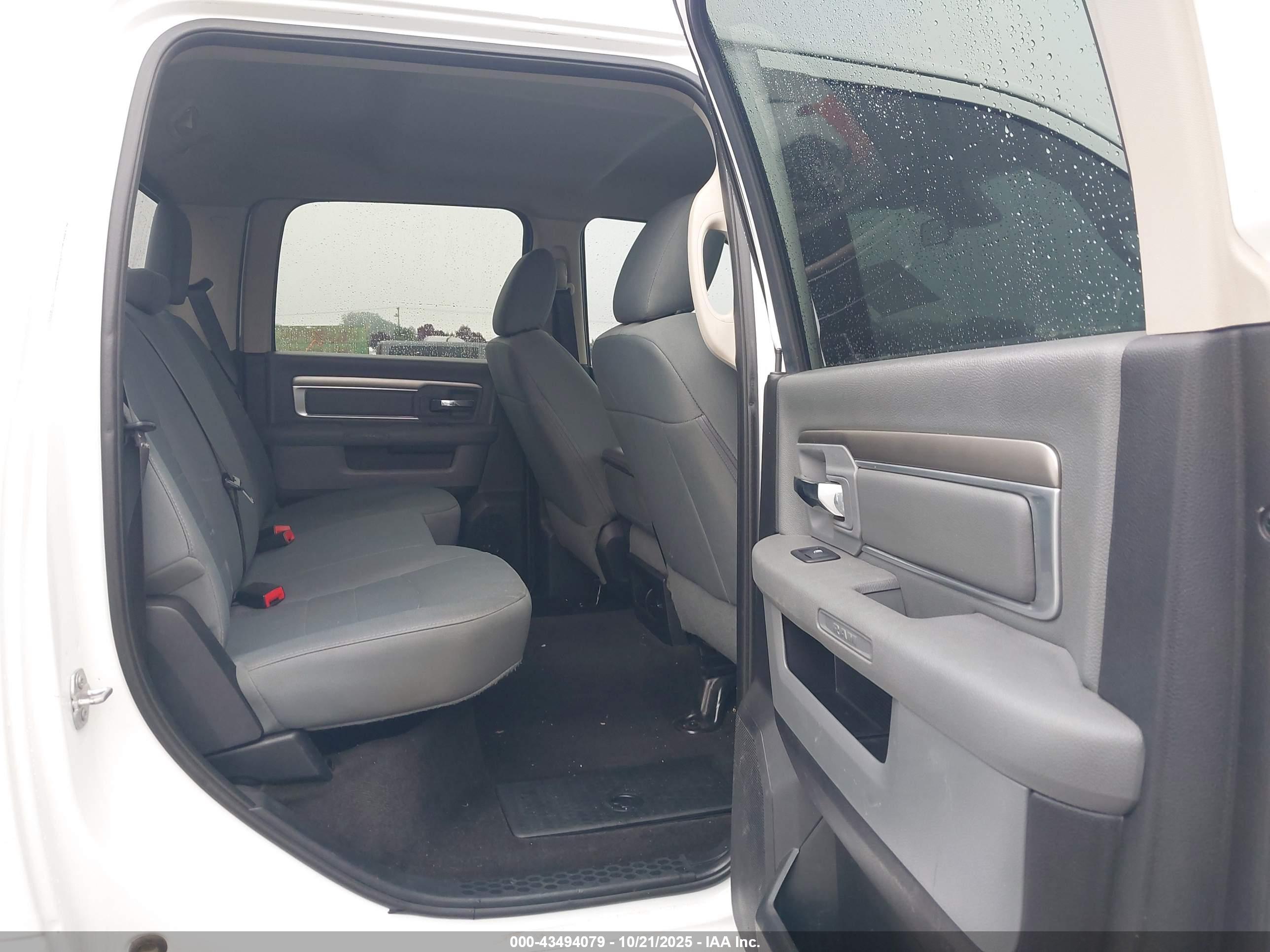 RAM 2500 image 8