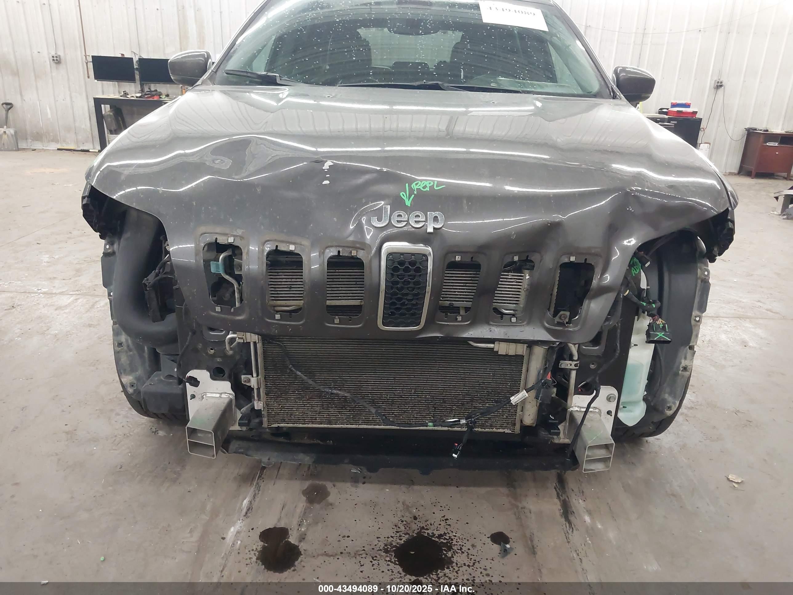 JEEP CHEROKEE image 6