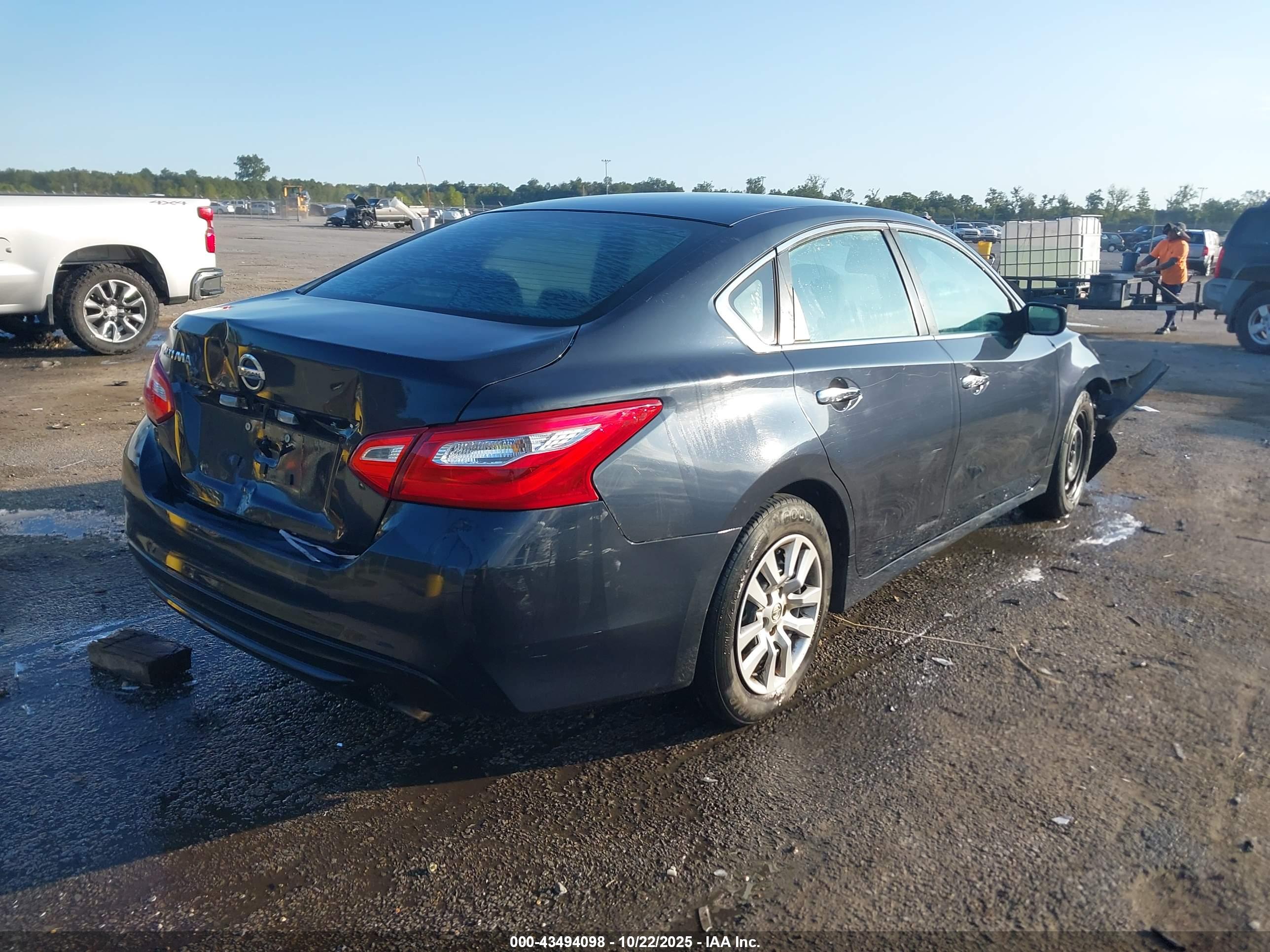 NISSAN ALTIMA image 4