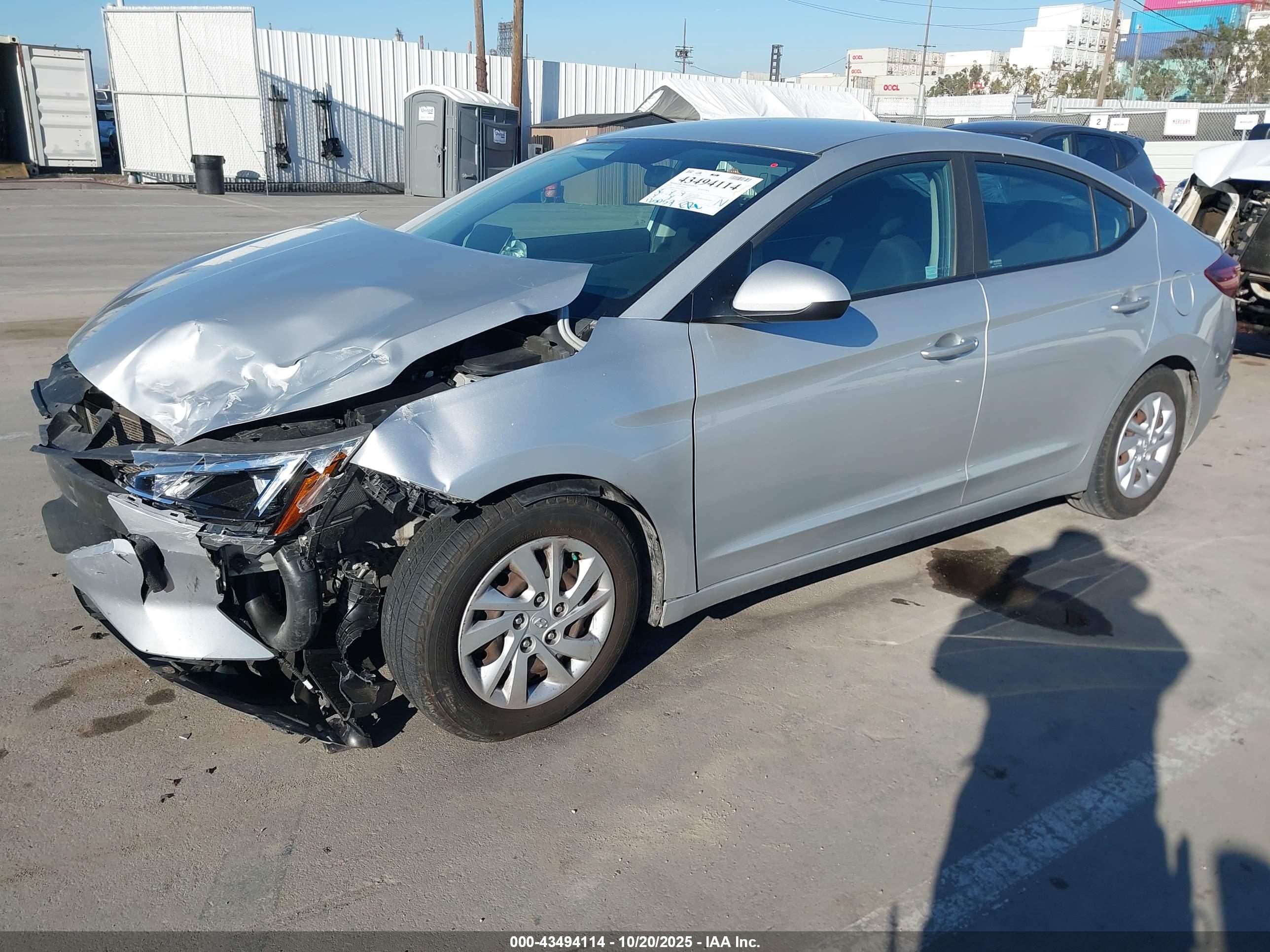 HYUNDAI ELANTRA image 2