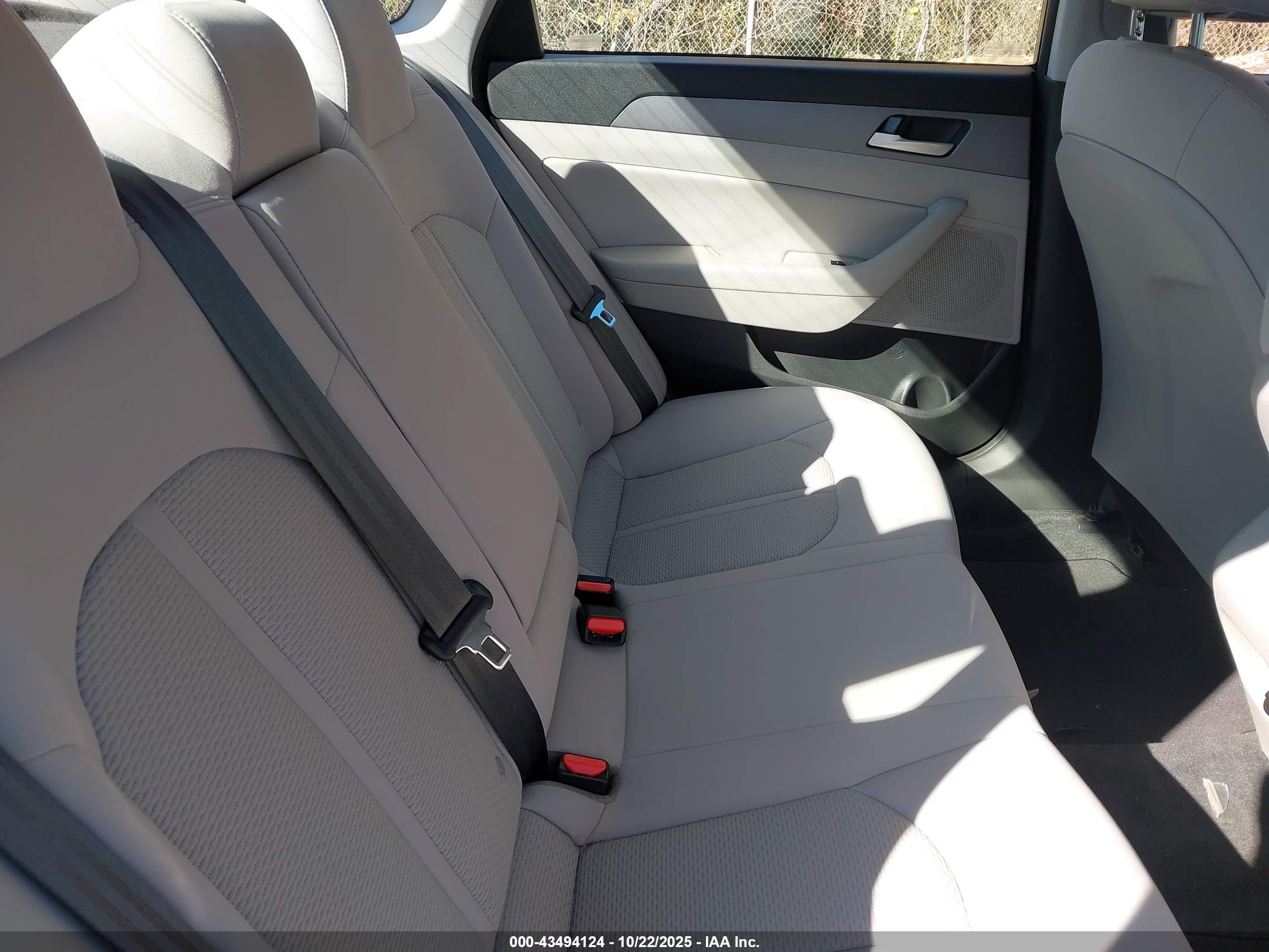 HYUNDAI SONATA image 8