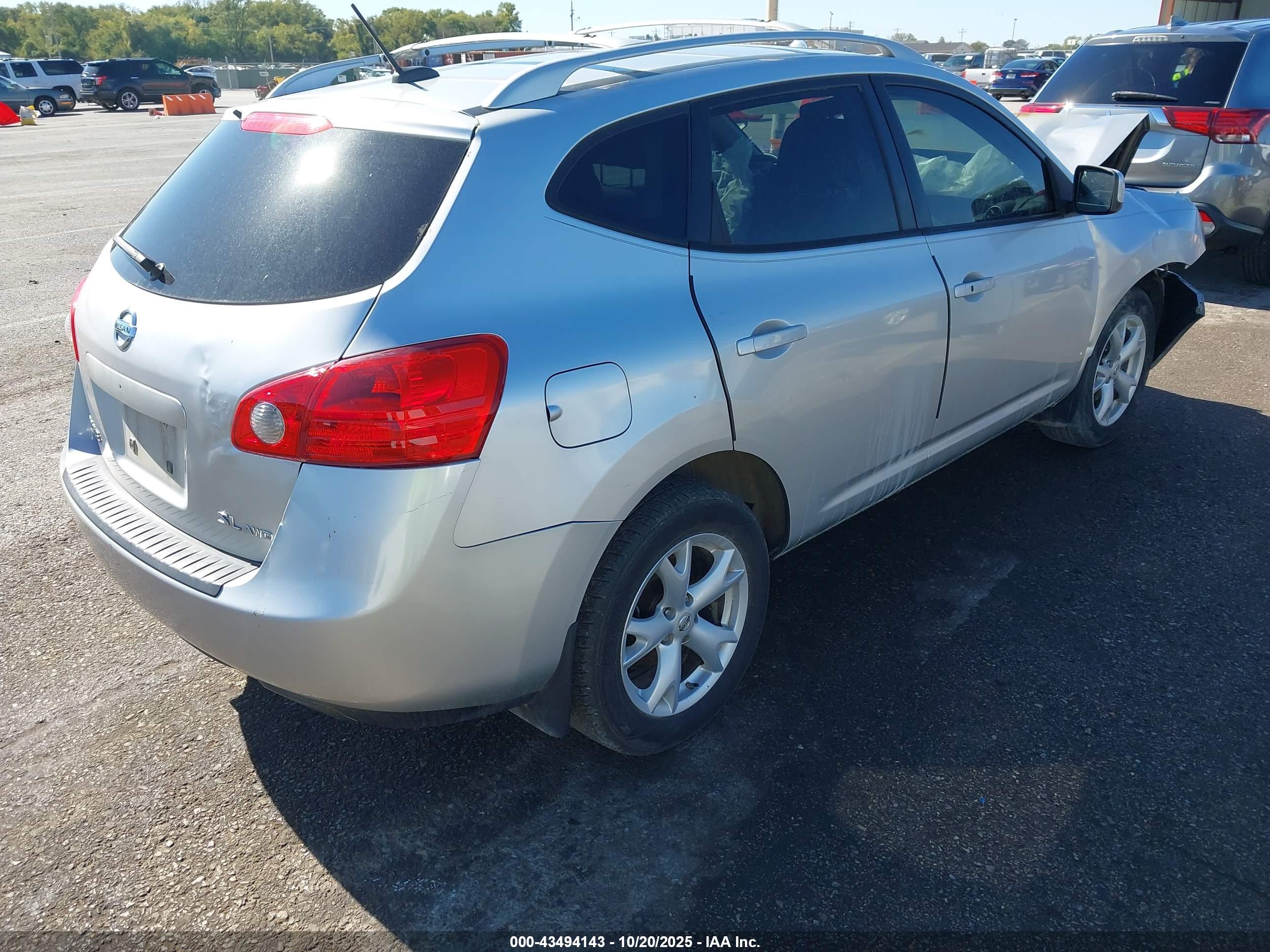 NISSAN ROGUE image 4