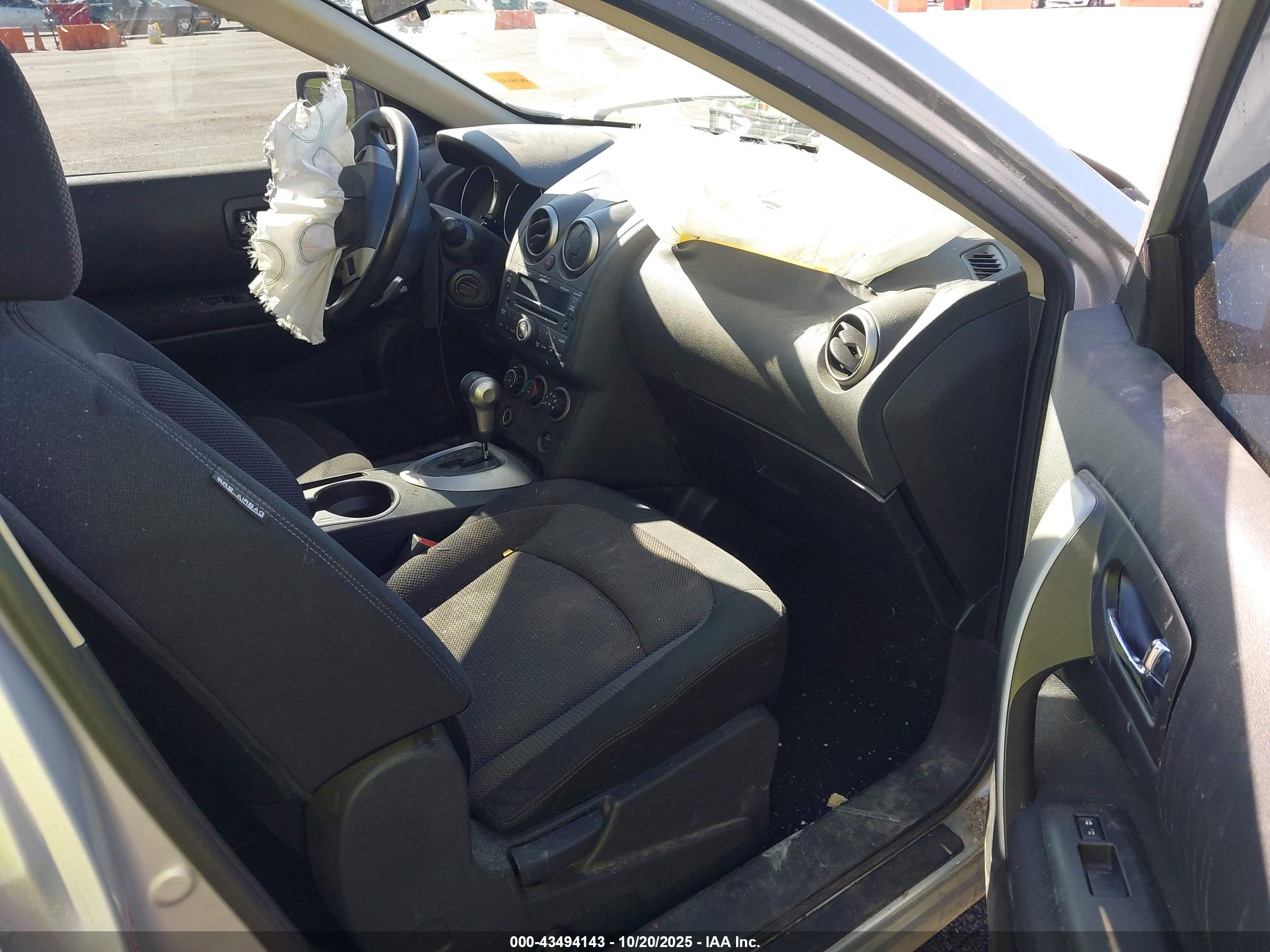 NISSAN ROGUE image 5