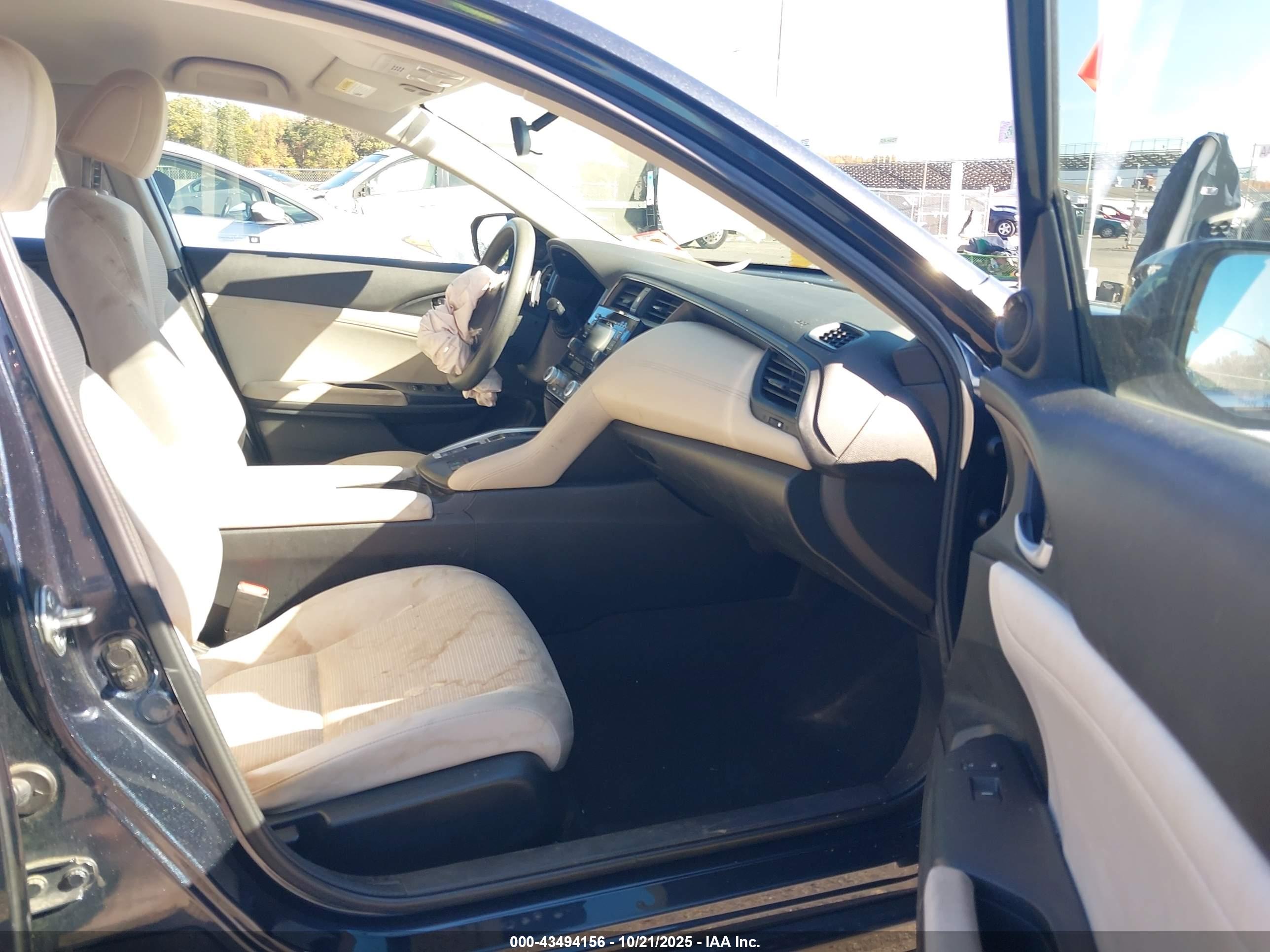 HONDA INSIGHT image 5