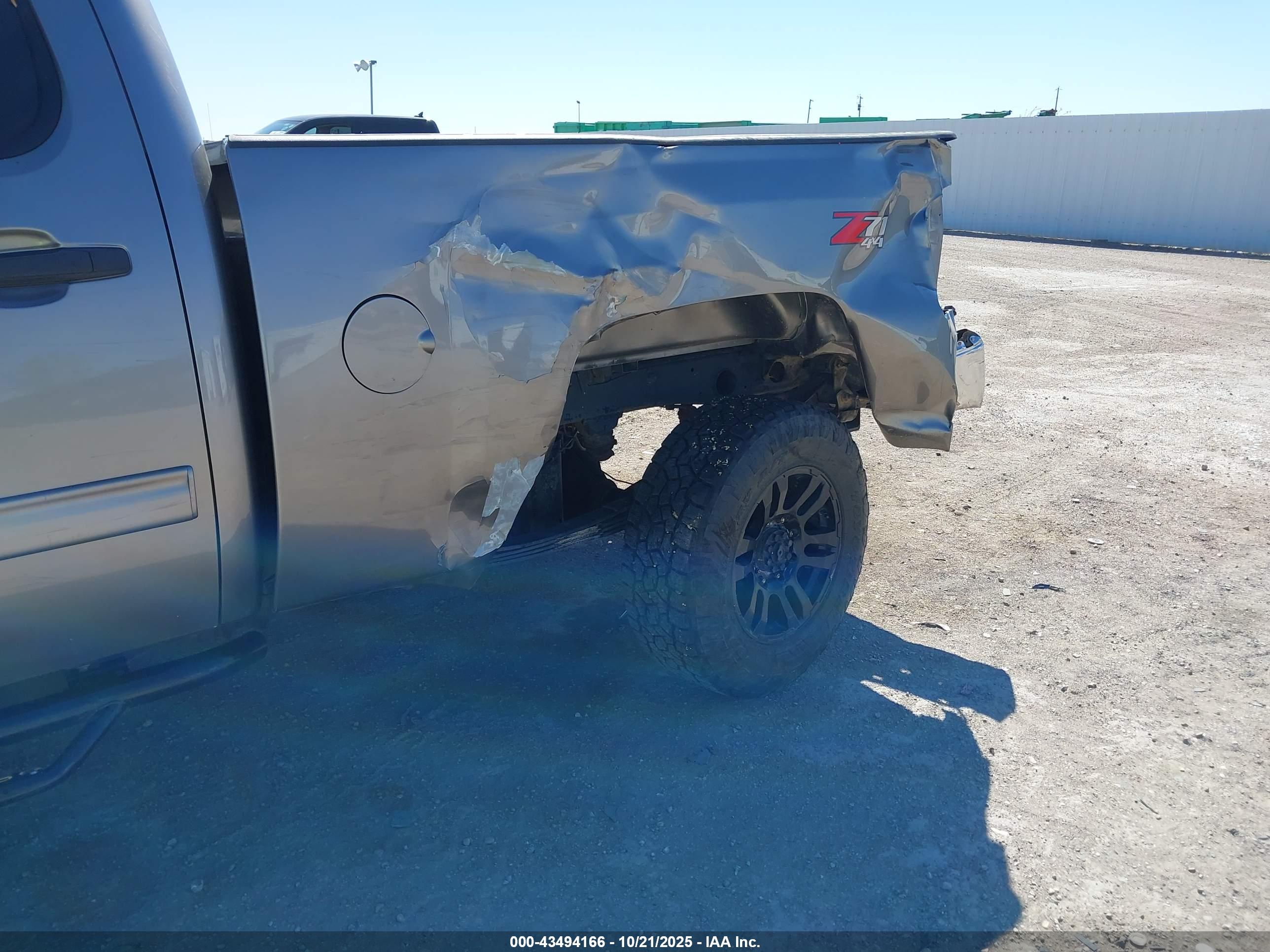 CHEVROLET SILVERADO image 6