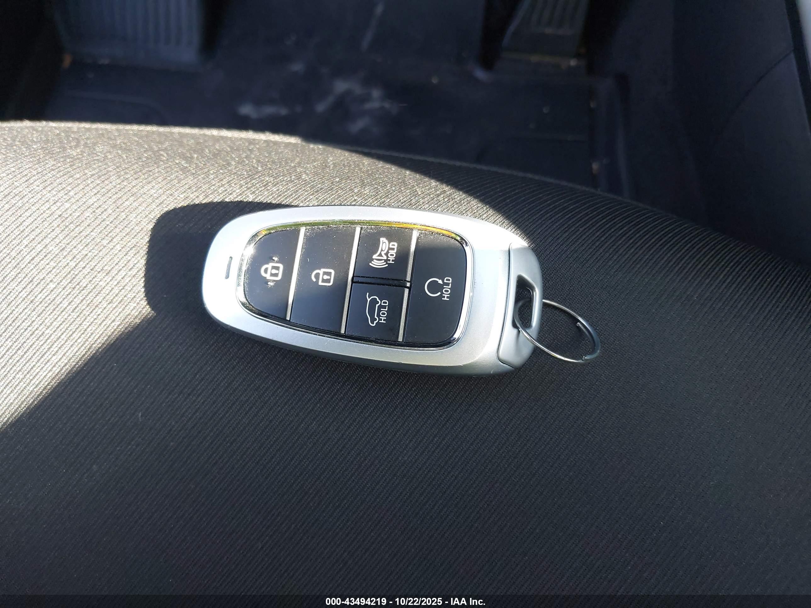 HYUNDAI TUCSON image 11