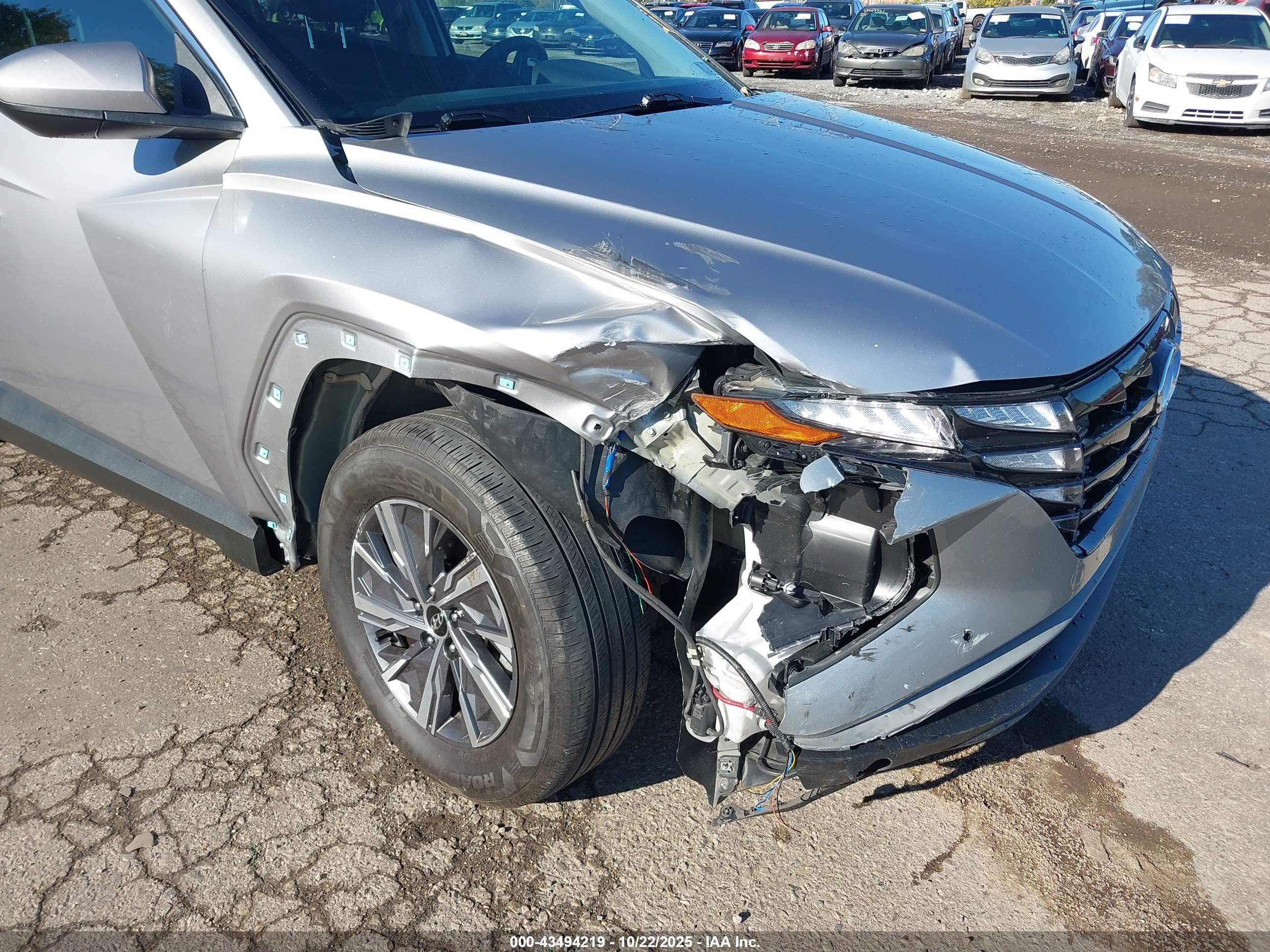 HYUNDAI TUCSON image 6
