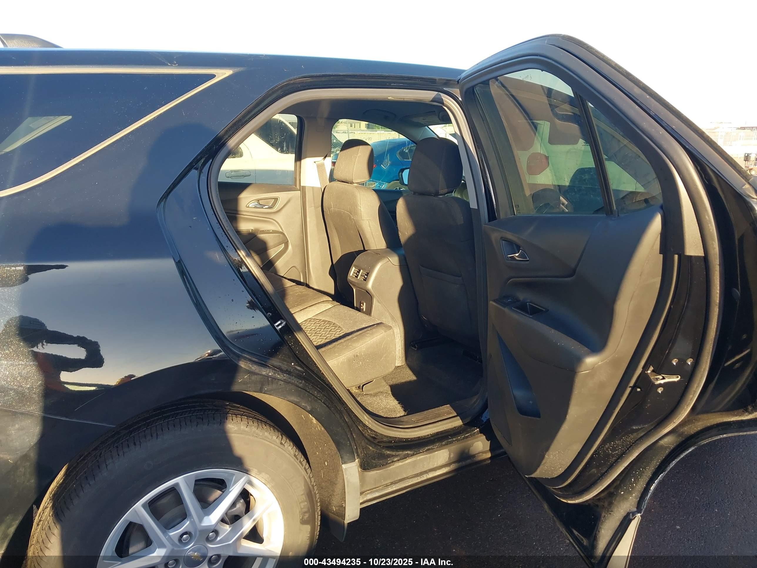 CHEVROLET EQUINOX image 8