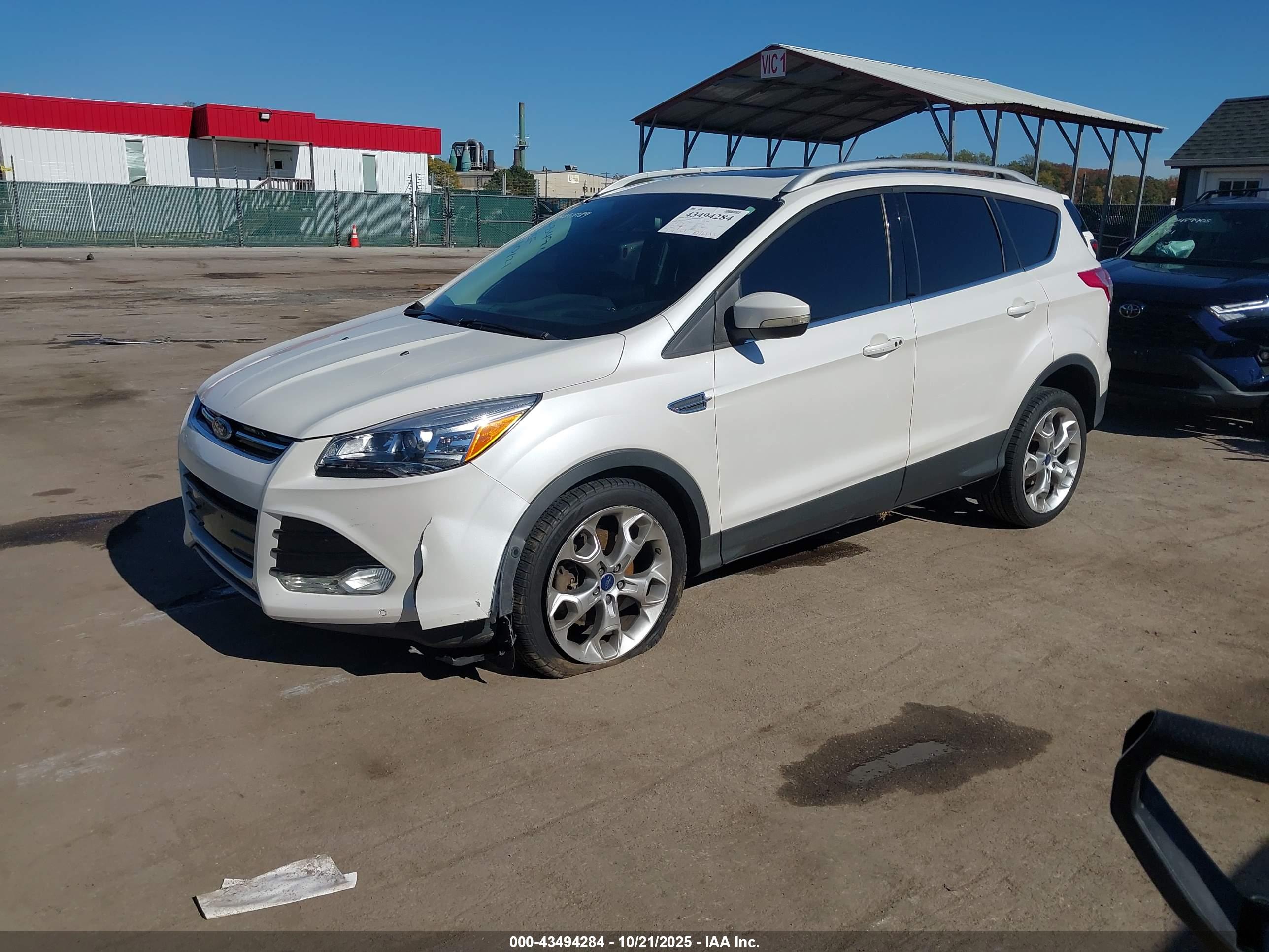 FORD ESCAPE image 2