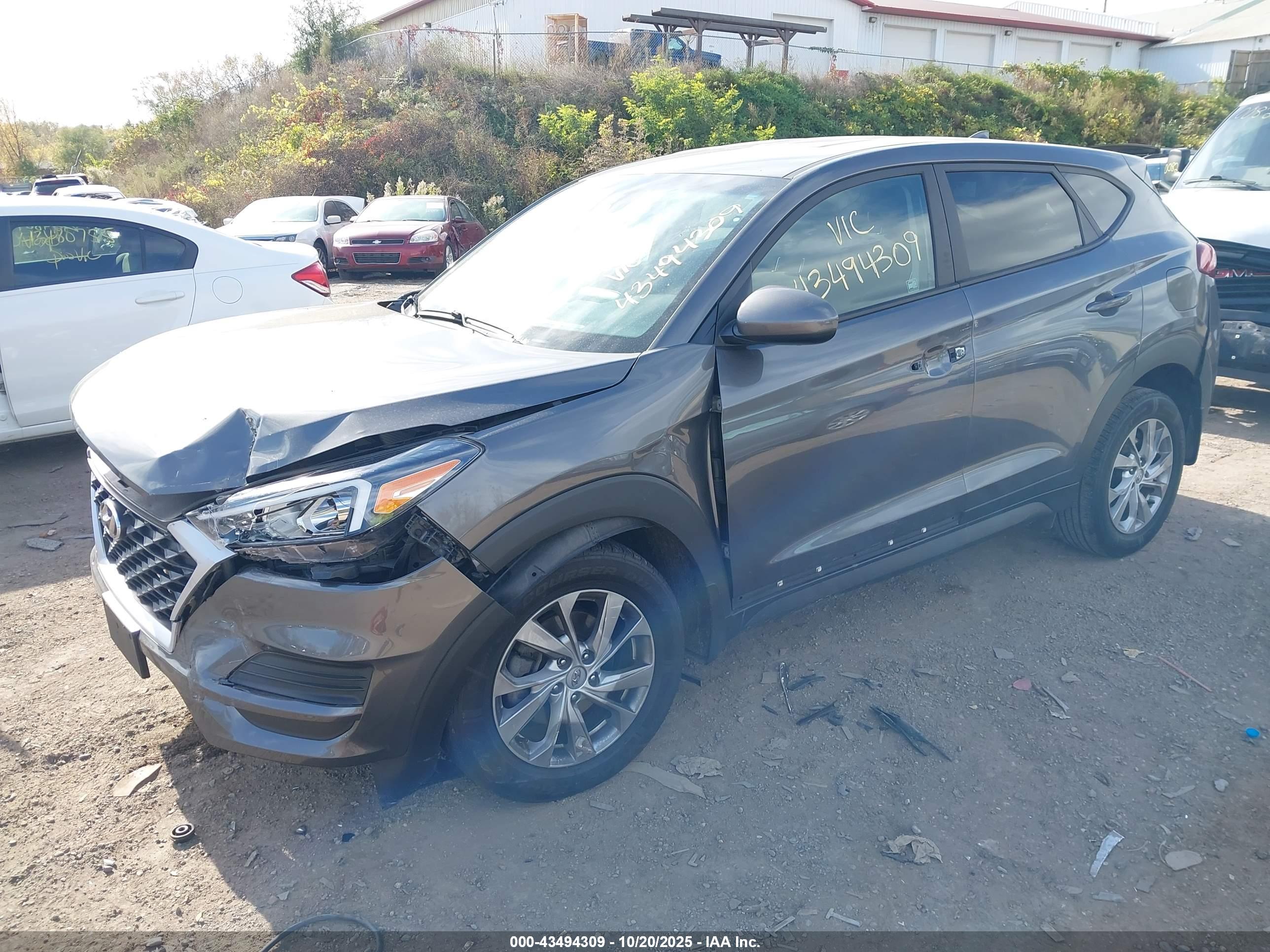 HYUNDAI TUCSON image 2