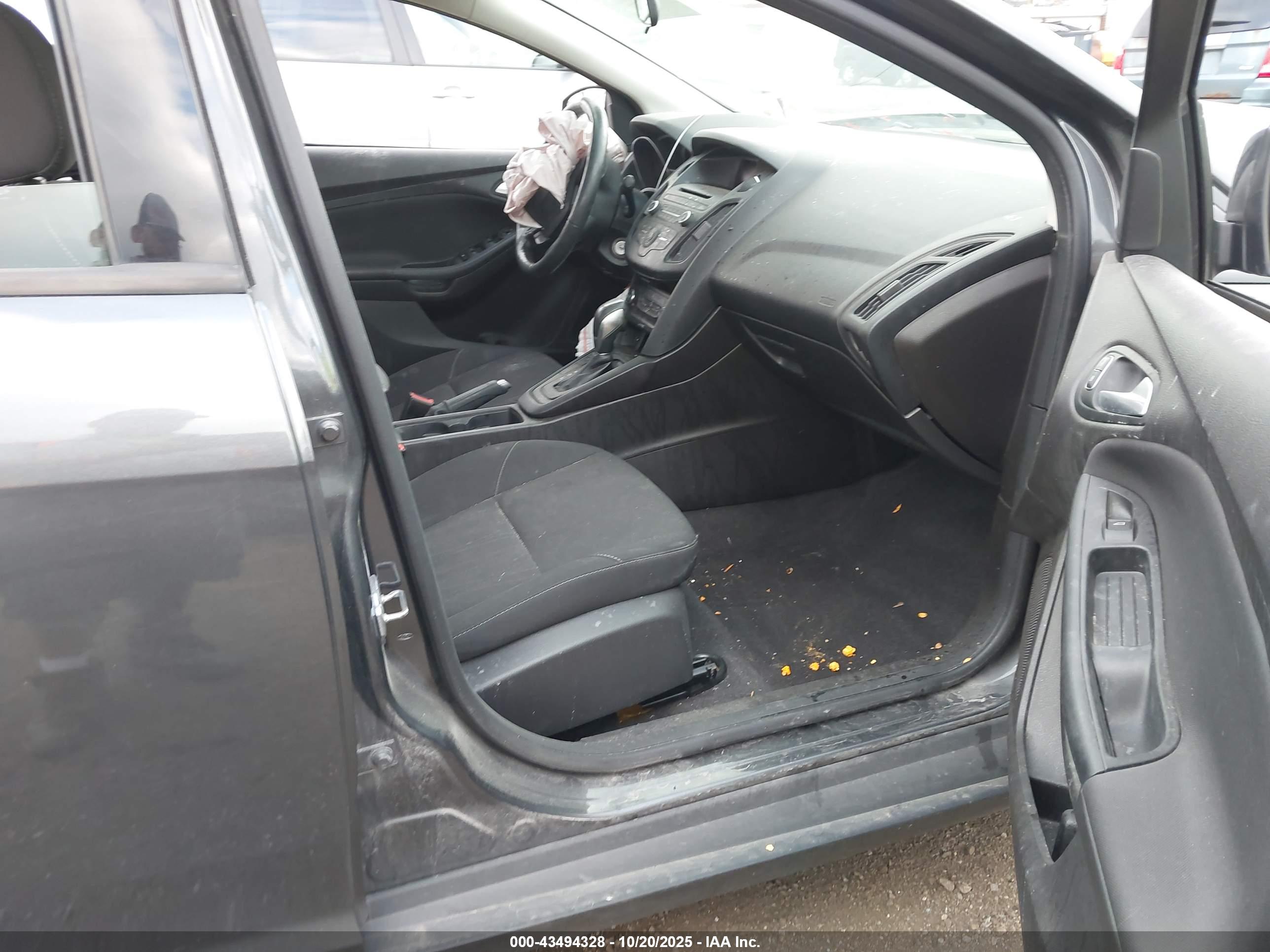 FORD FOCUS image 5