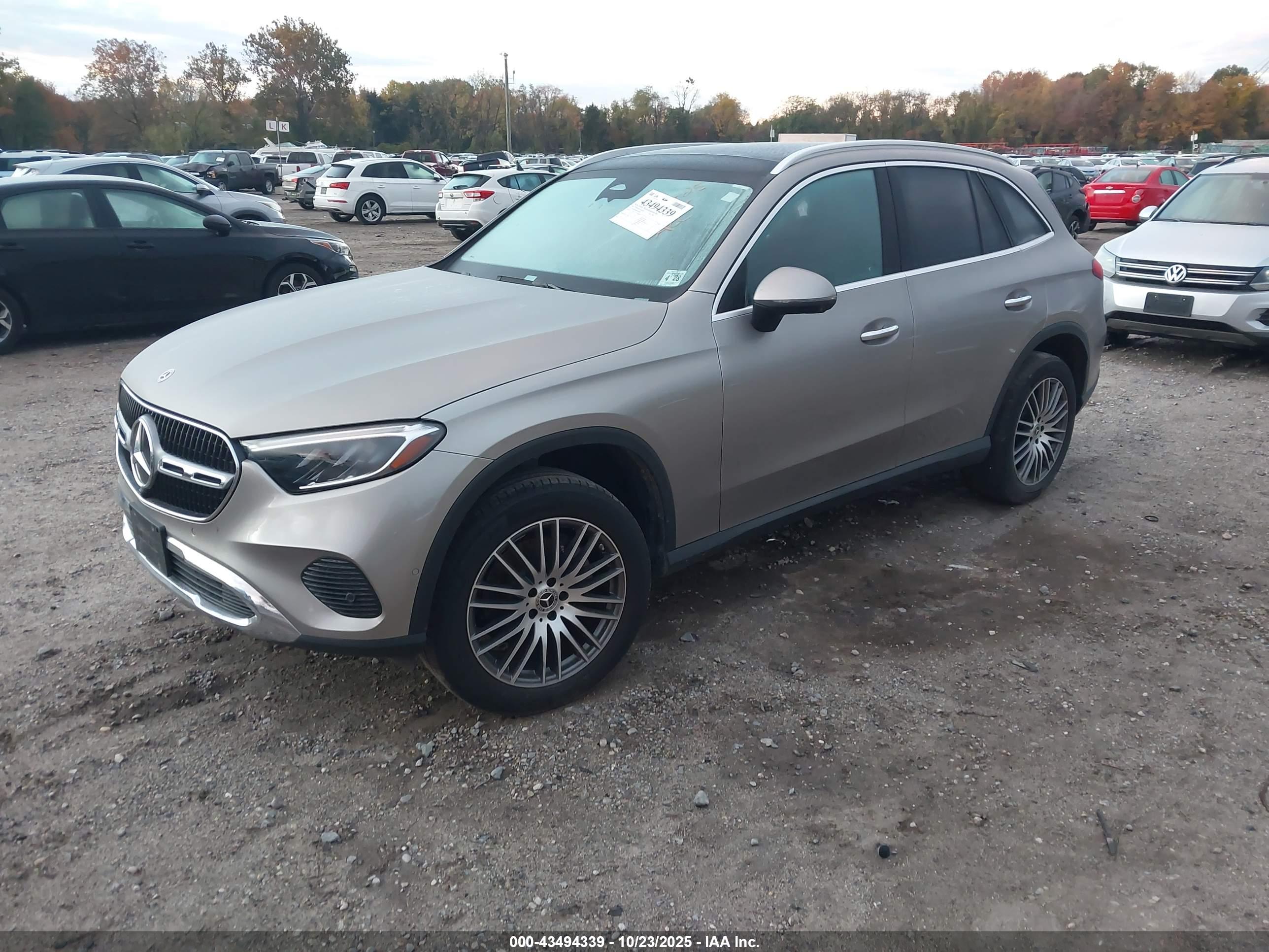 MERCEDES-BENZ GLC image 2