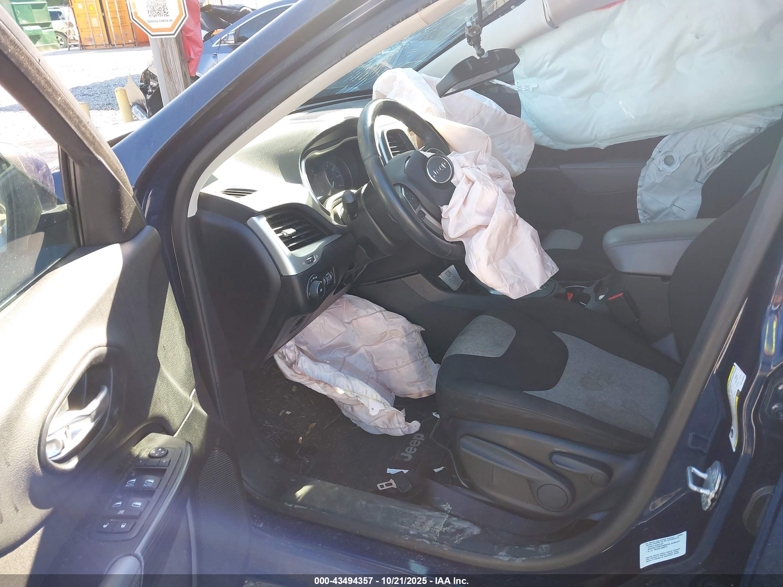 JEEP CHEROKEE image 5