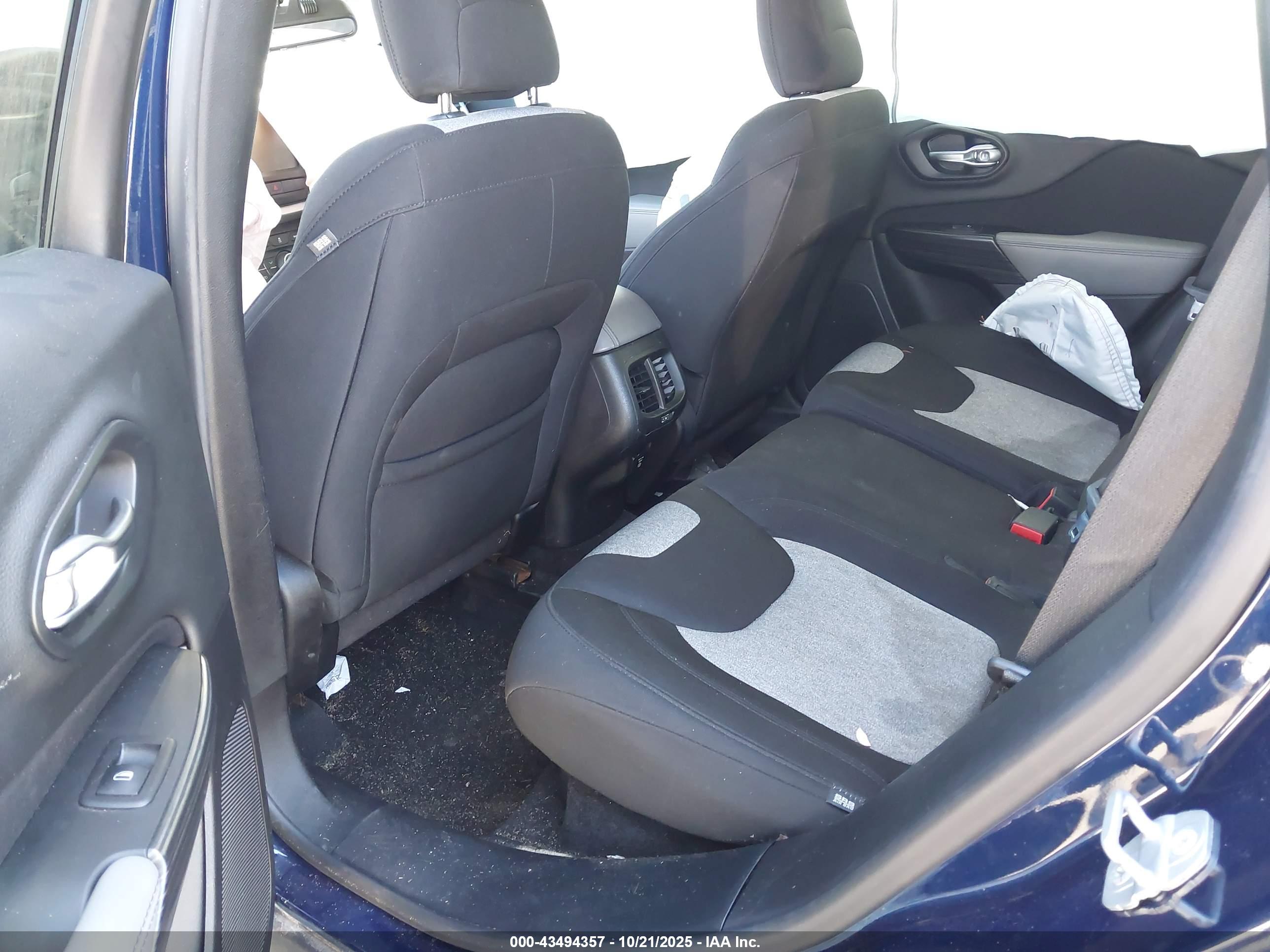JEEP CHEROKEE image 8
