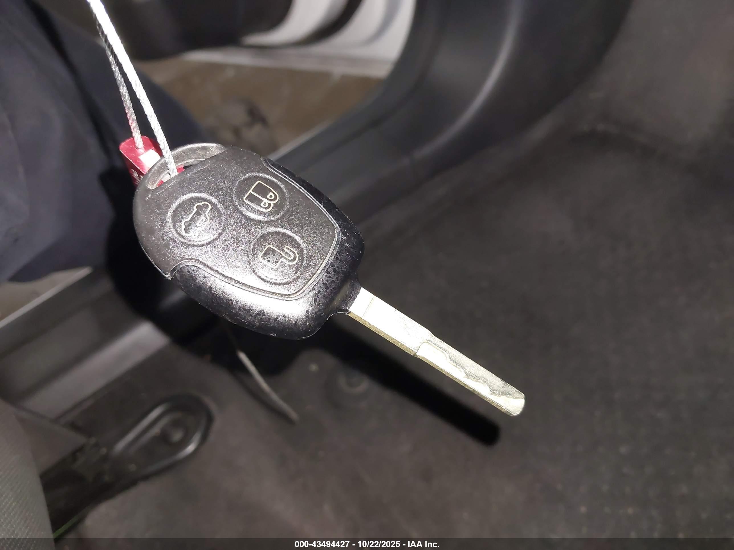 FORD FIESTA image 11