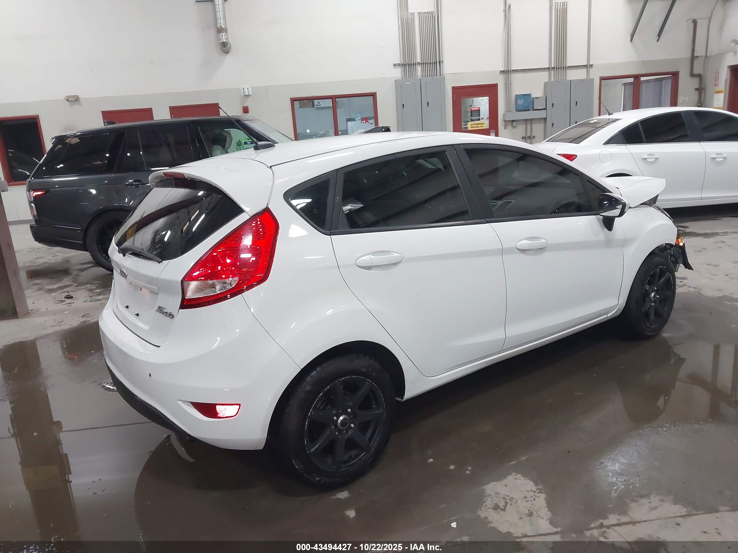 FORD FIESTA image 4