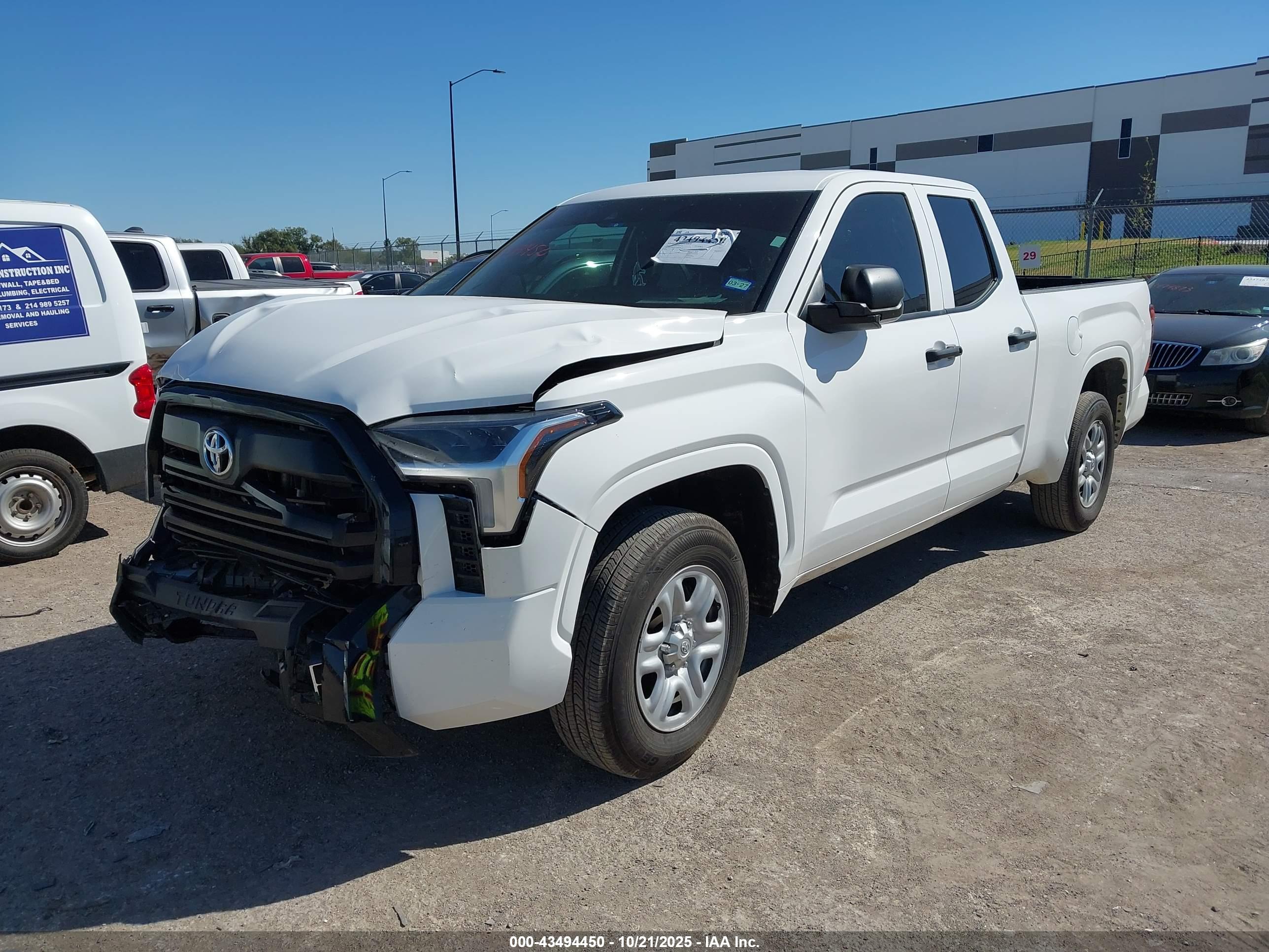 TOYOTA TUNDRA image 2