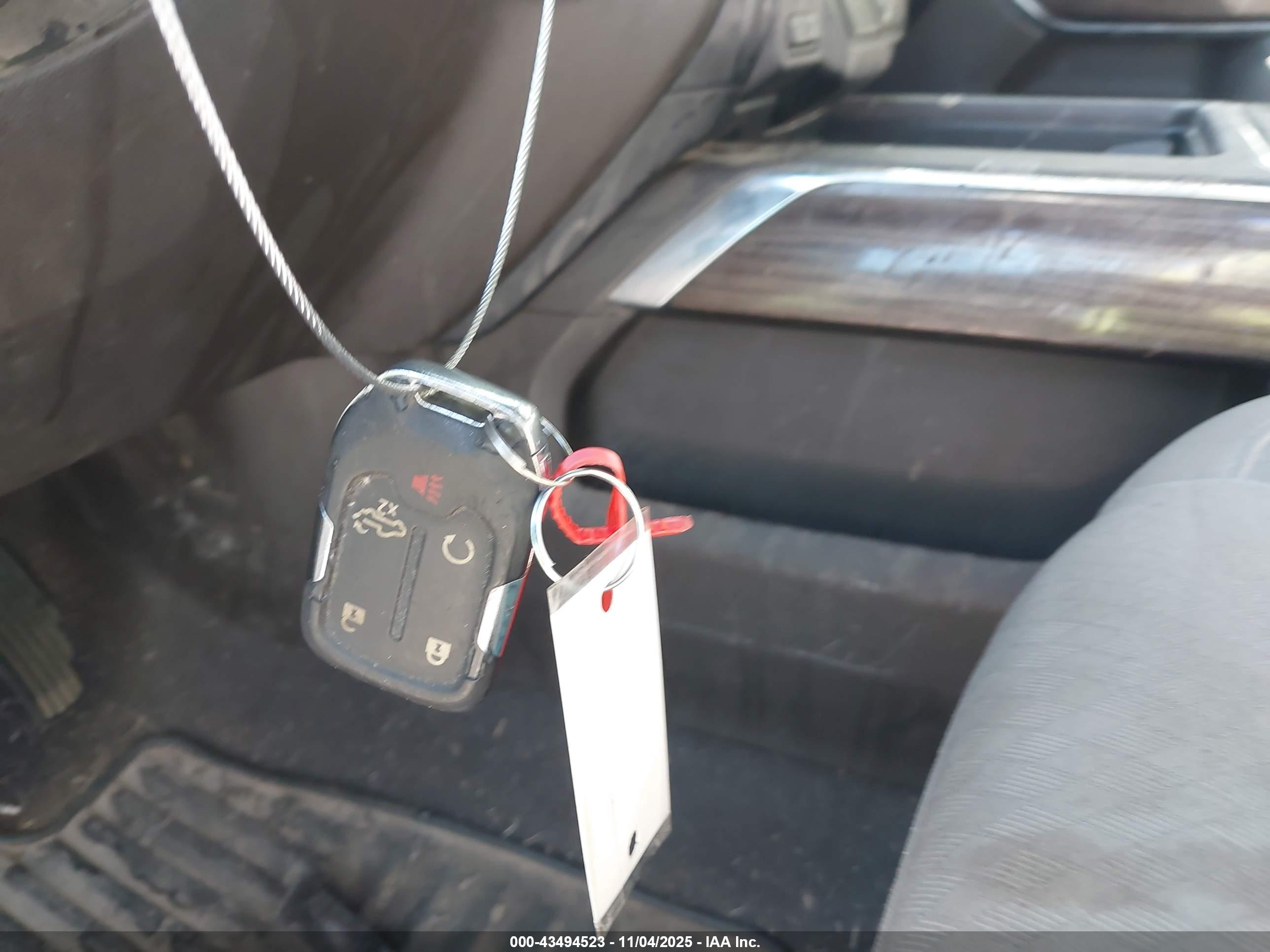 CHEVROLET SILVERADO image 11