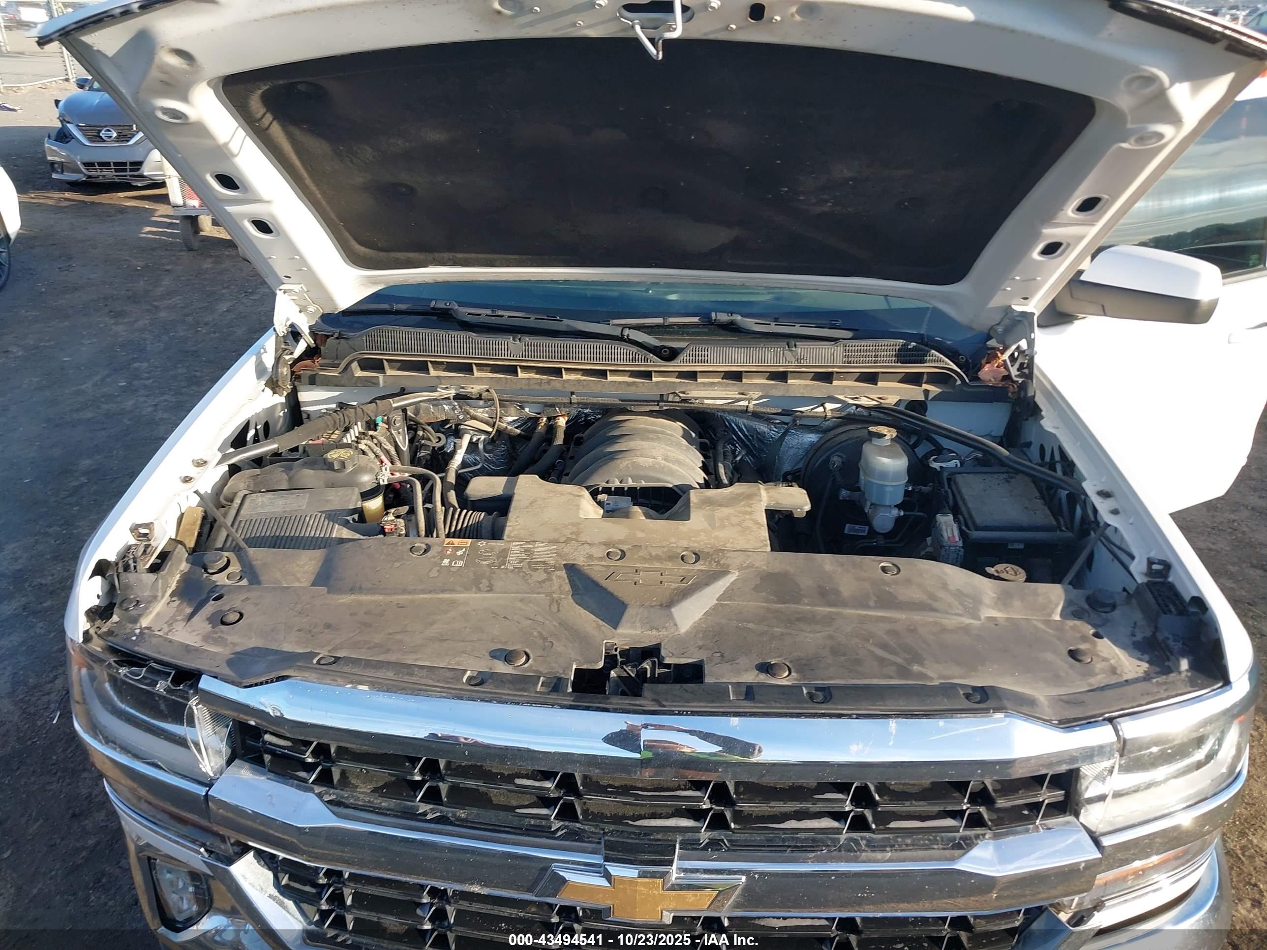 CHEVROLET SILVERADO image 10
