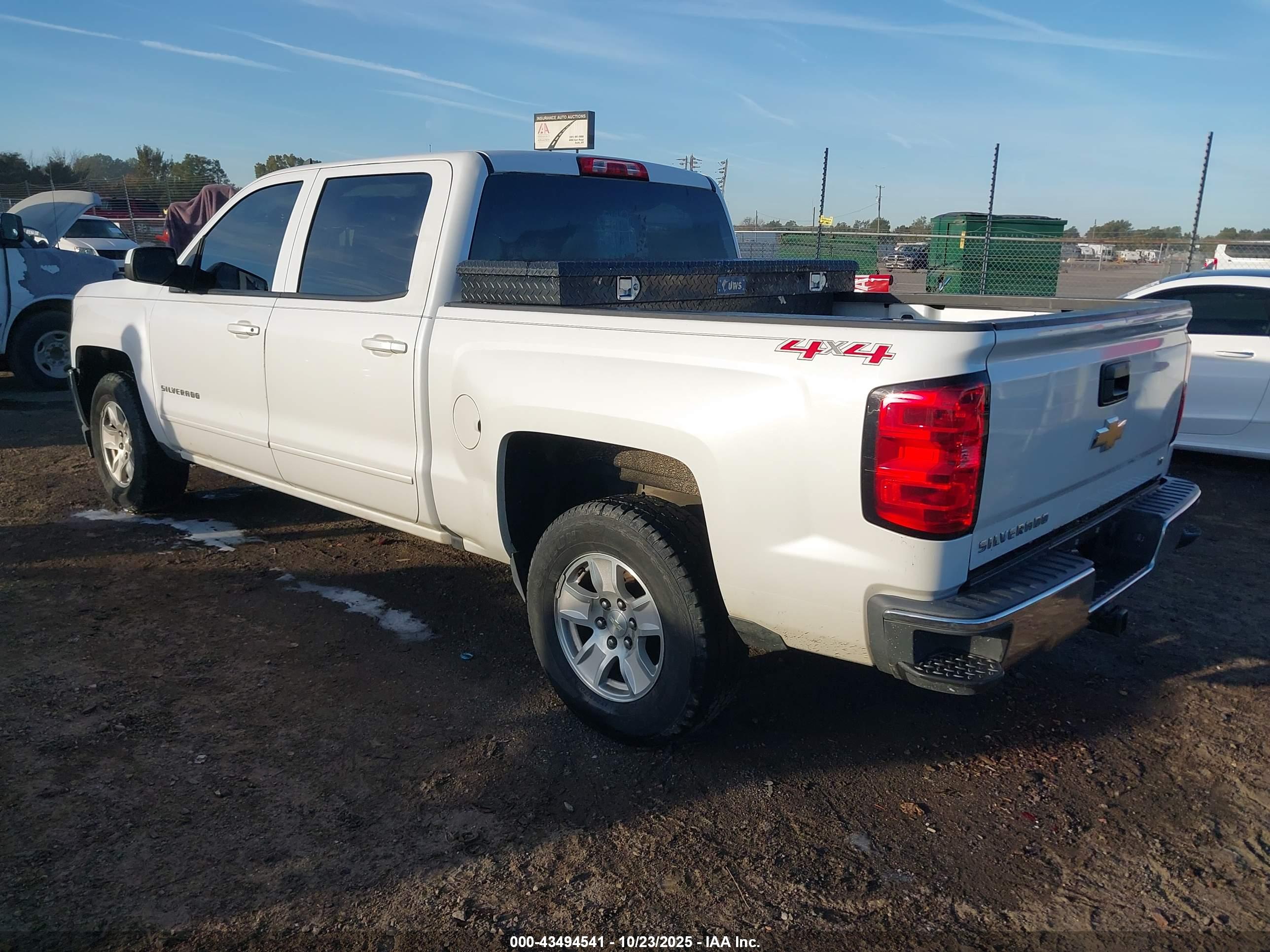 CHEVROLET SILVERADO image 3