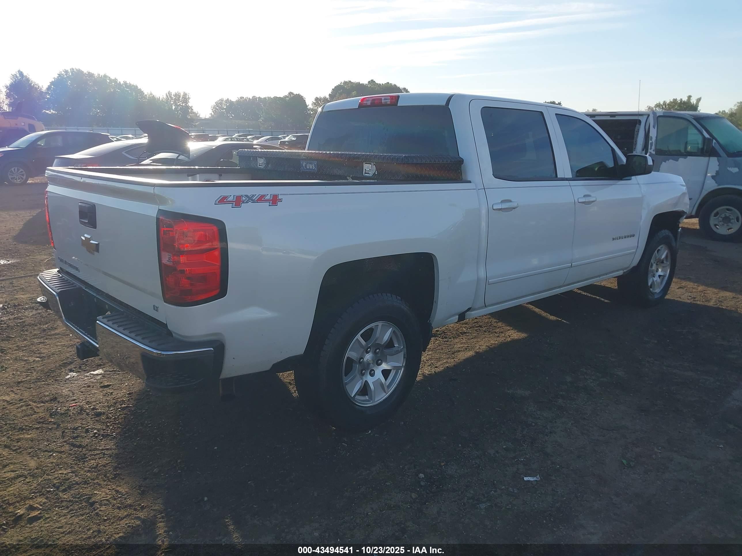 CHEVROLET SILVERADO image 4