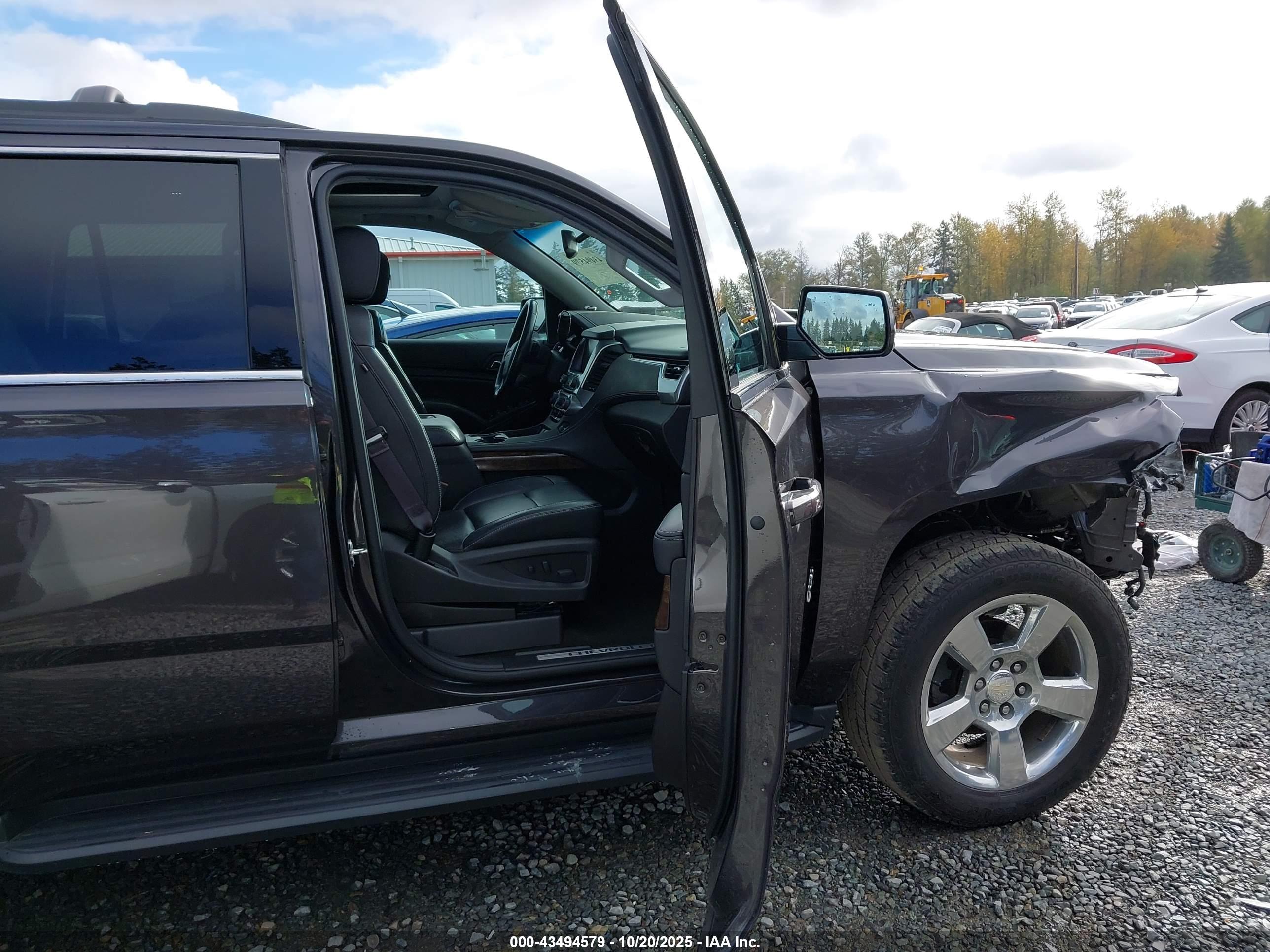 CHEVROLET TAHOE image 5