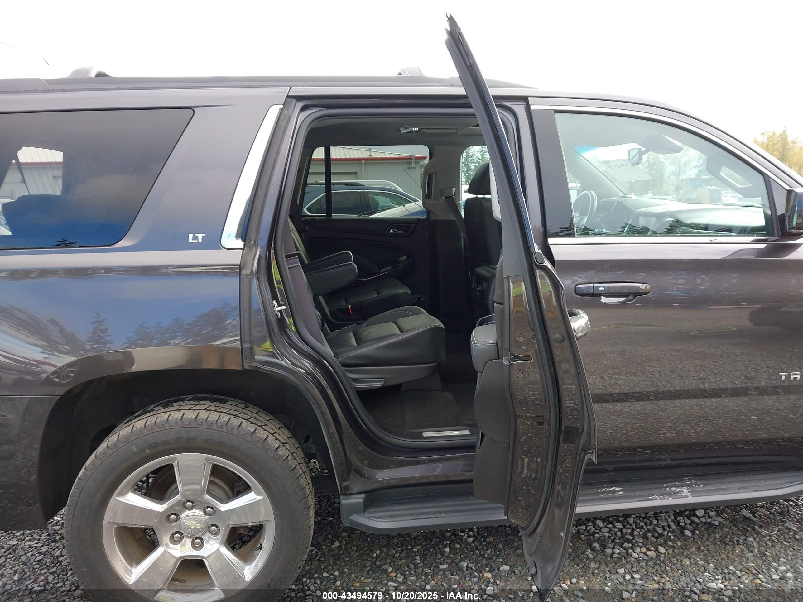 CHEVROLET TAHOE image 8