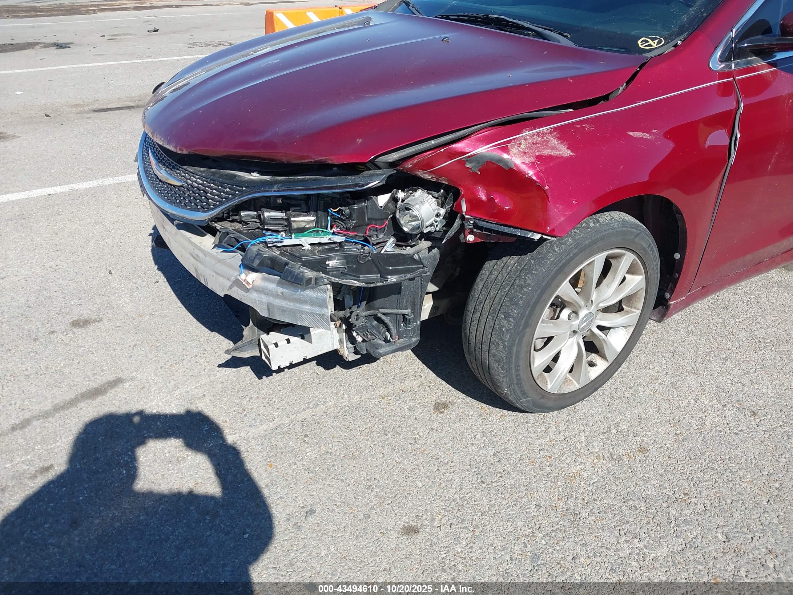 CHRYSLER 200 image 6