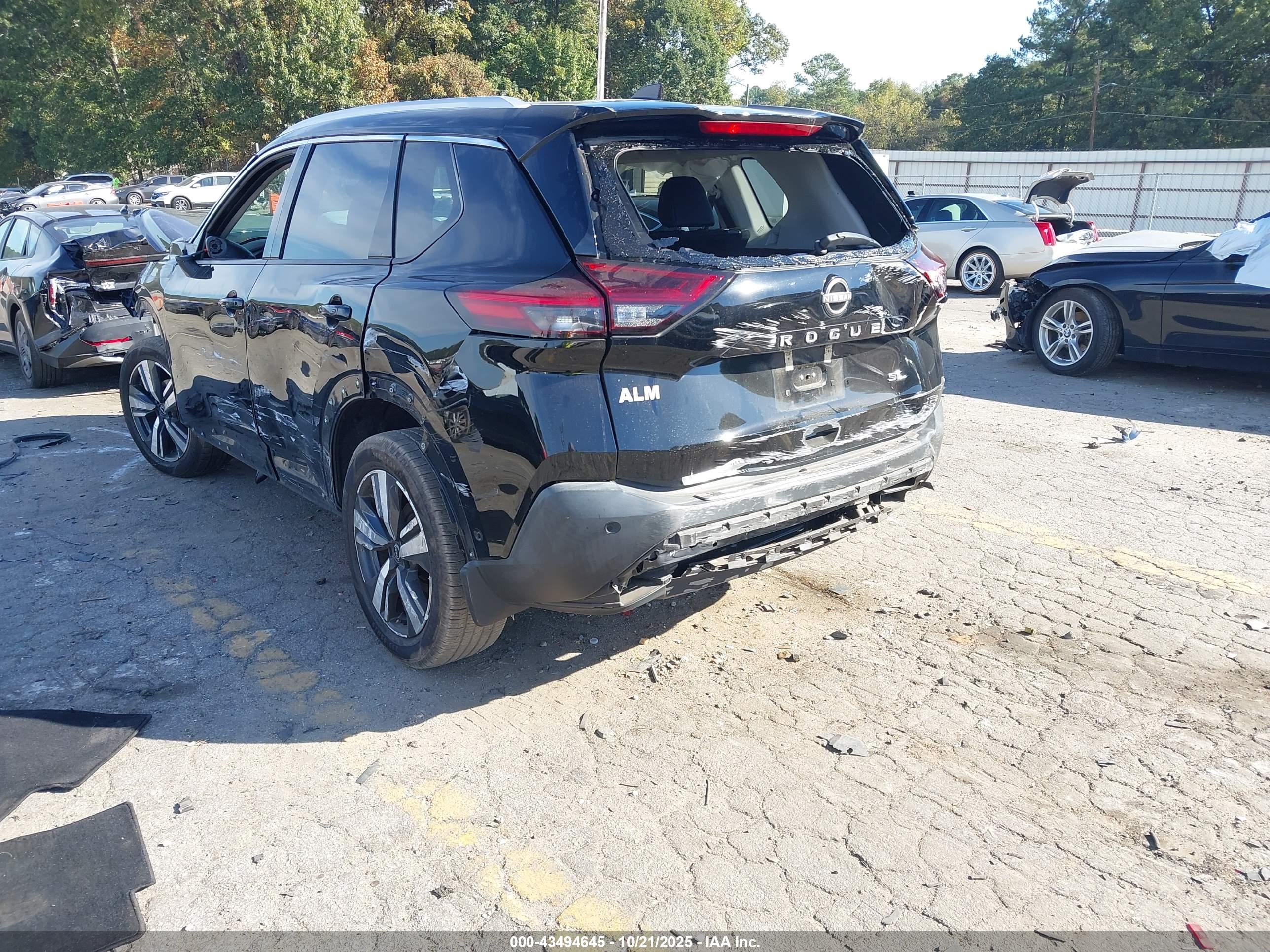 NISSAN ROGUE image 3