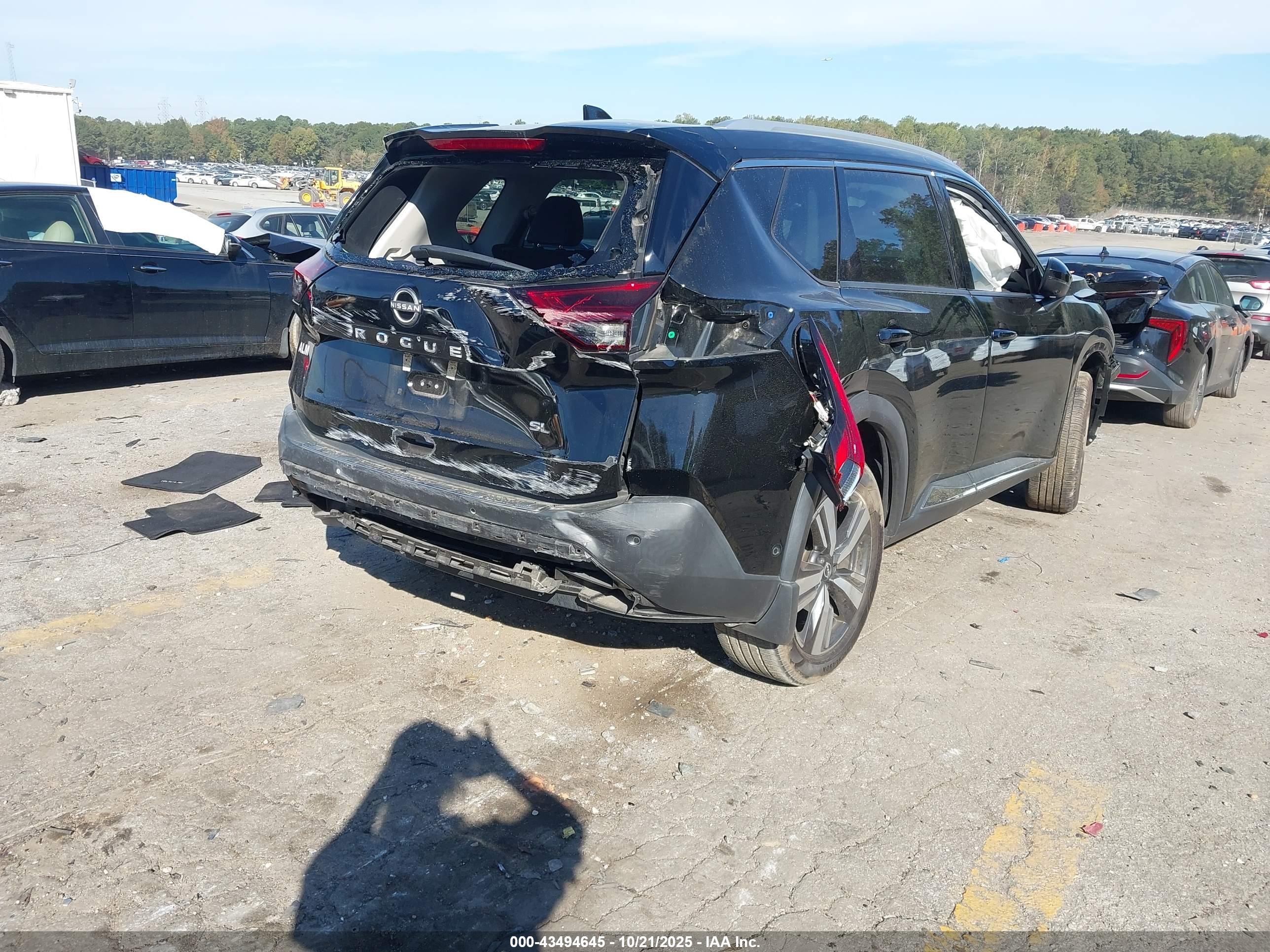 NISSAN ROGUE image 4