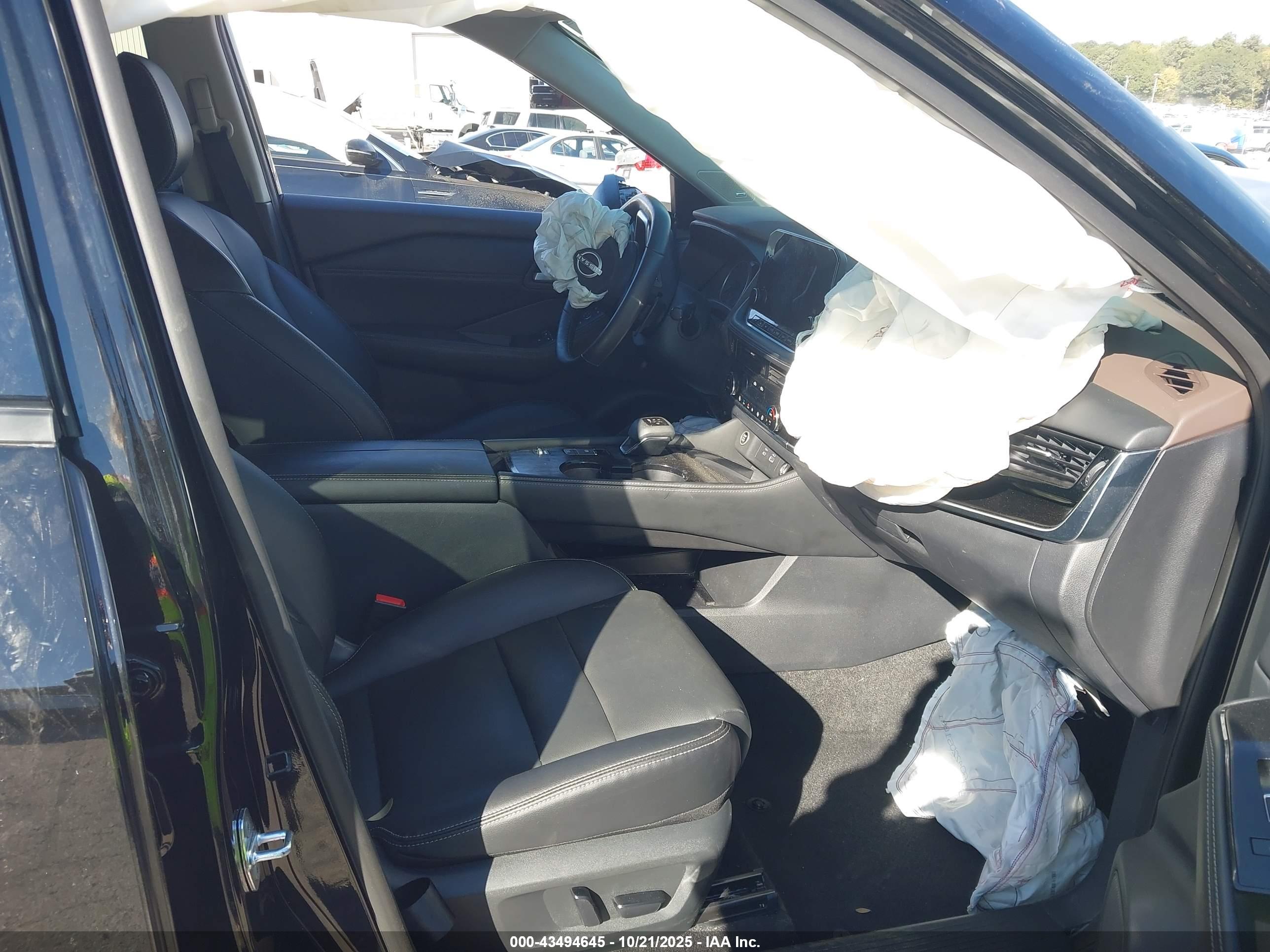 NISSAN ROGUE image 5