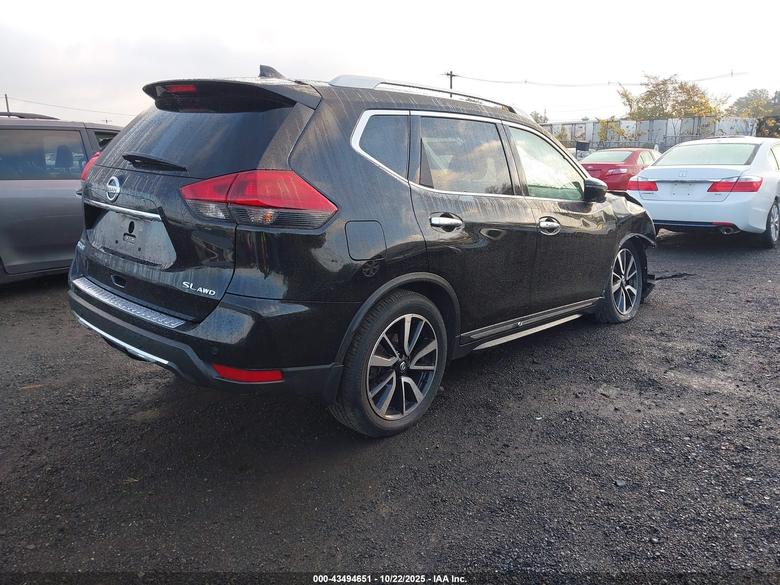 NISSAN ROGUE image 4