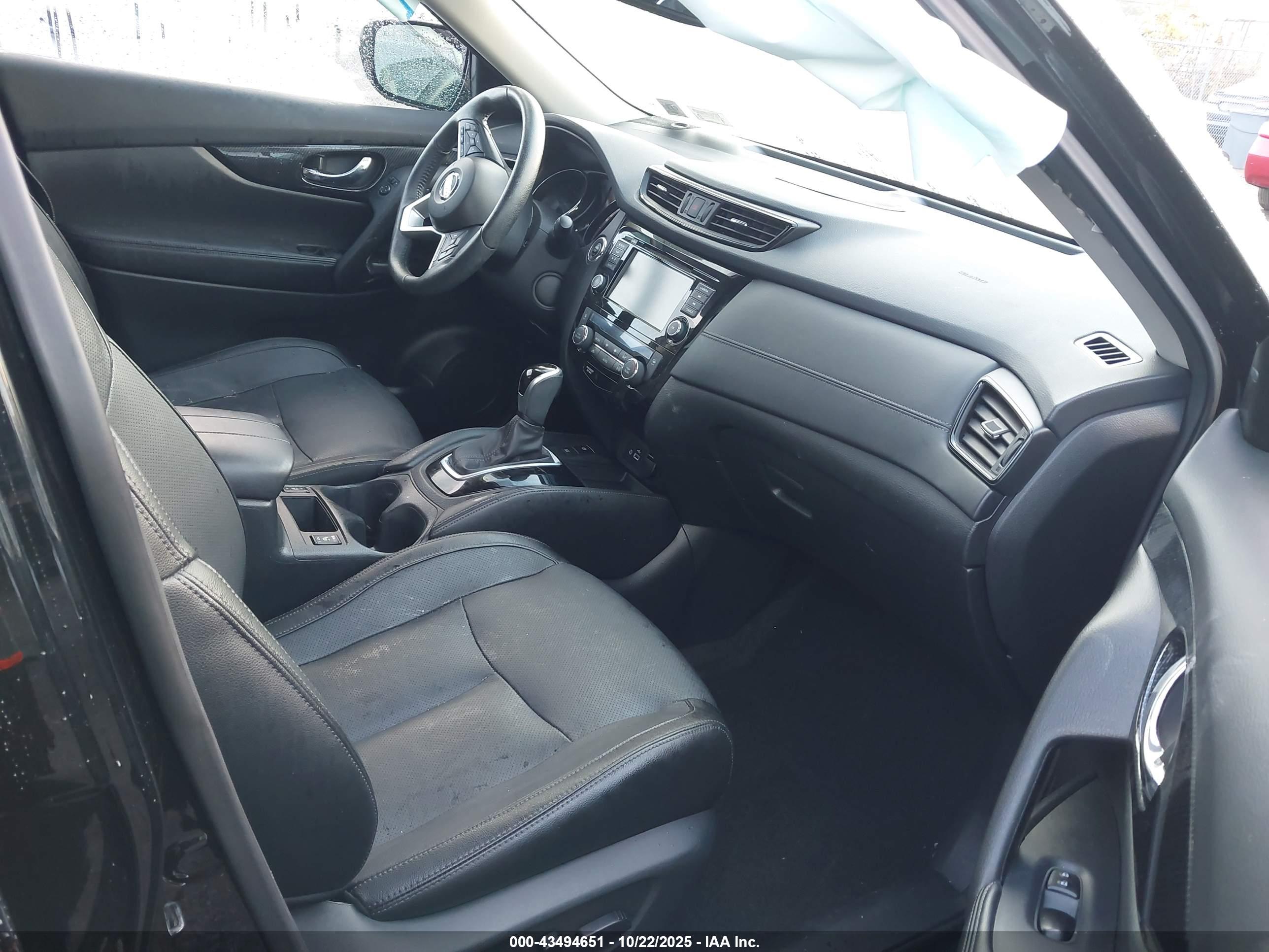 NISSAN ROGUE image 5