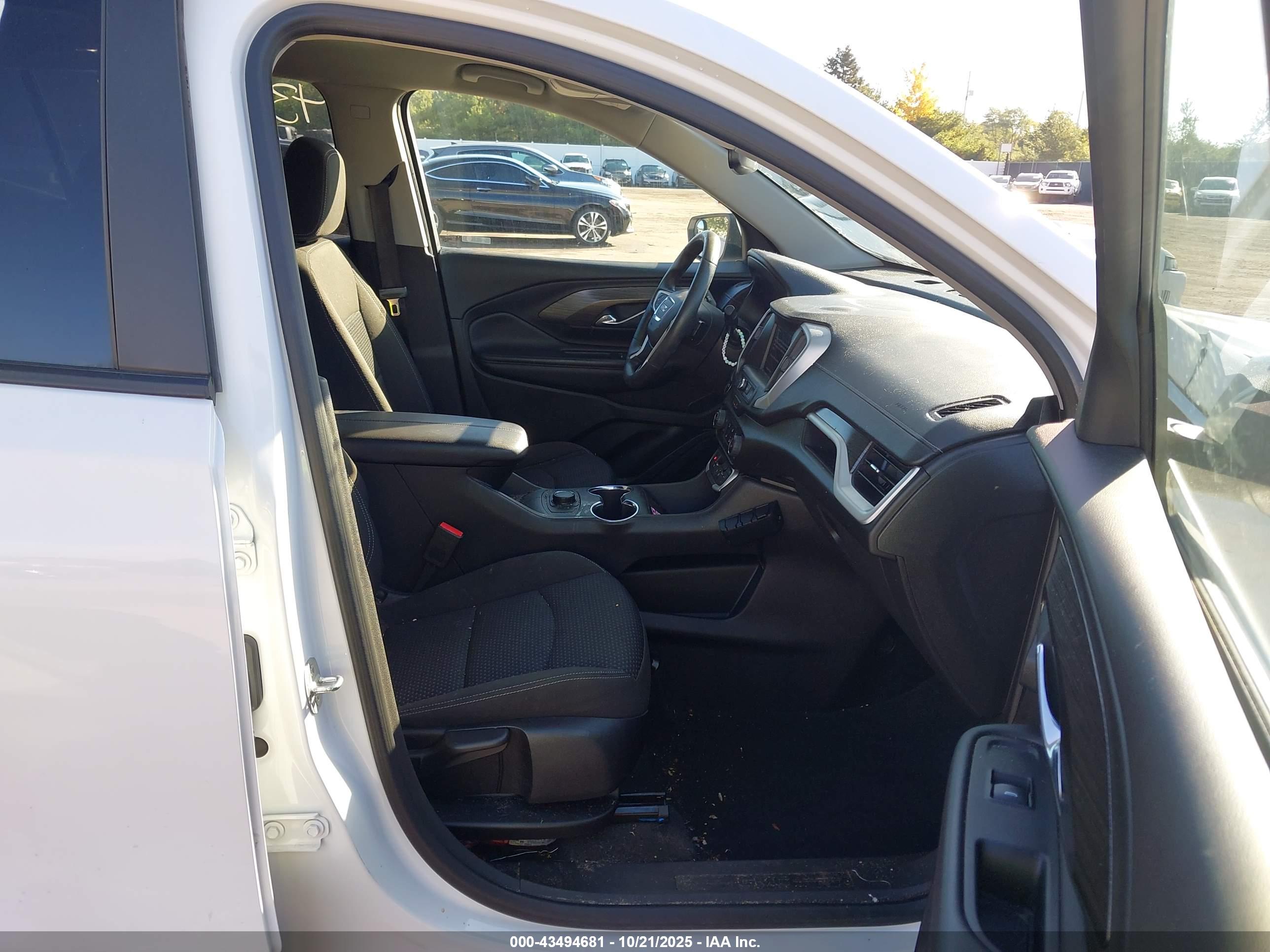 GMC TERRAIN image 5