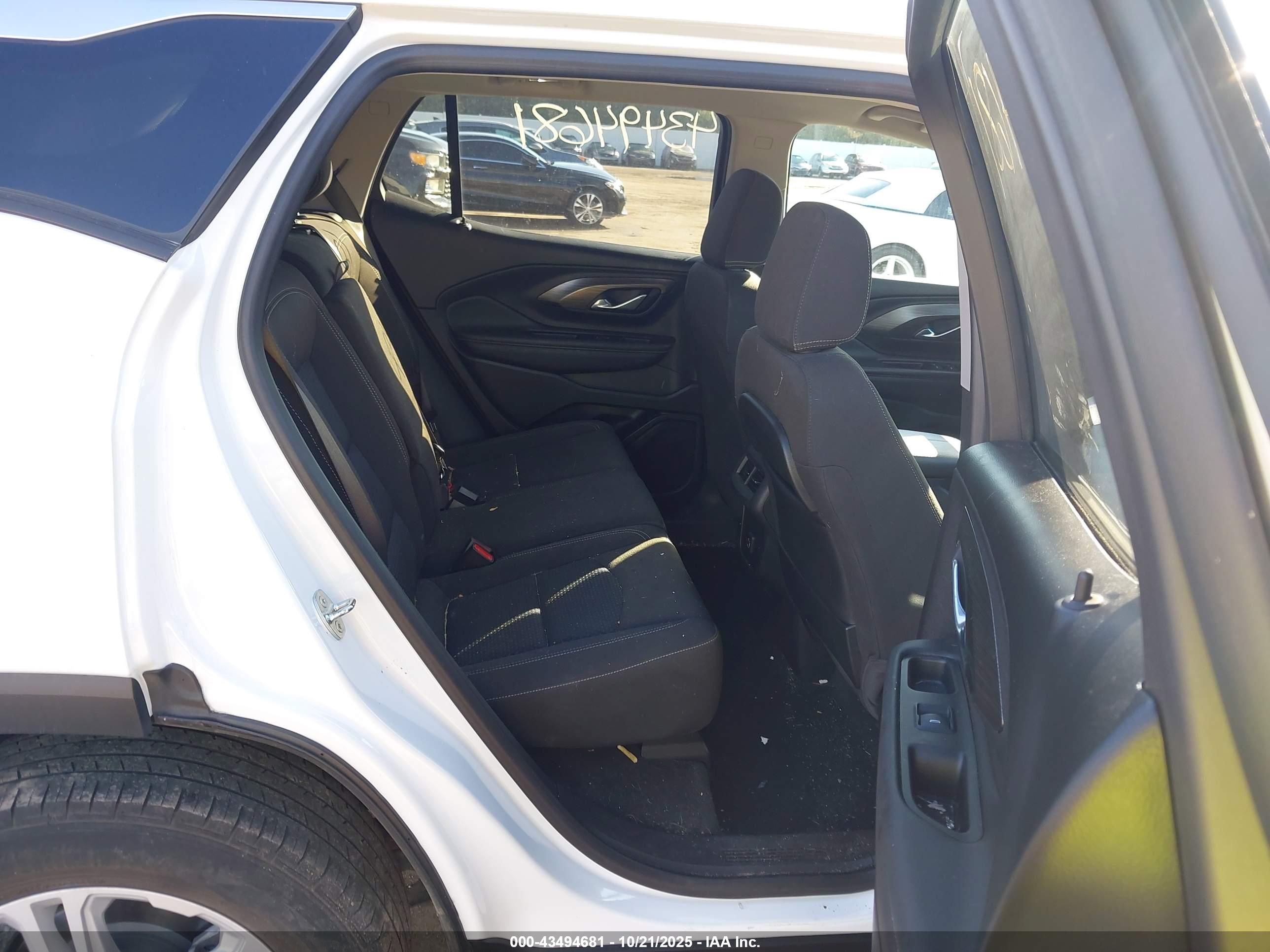 GMC TERRAIN image 8