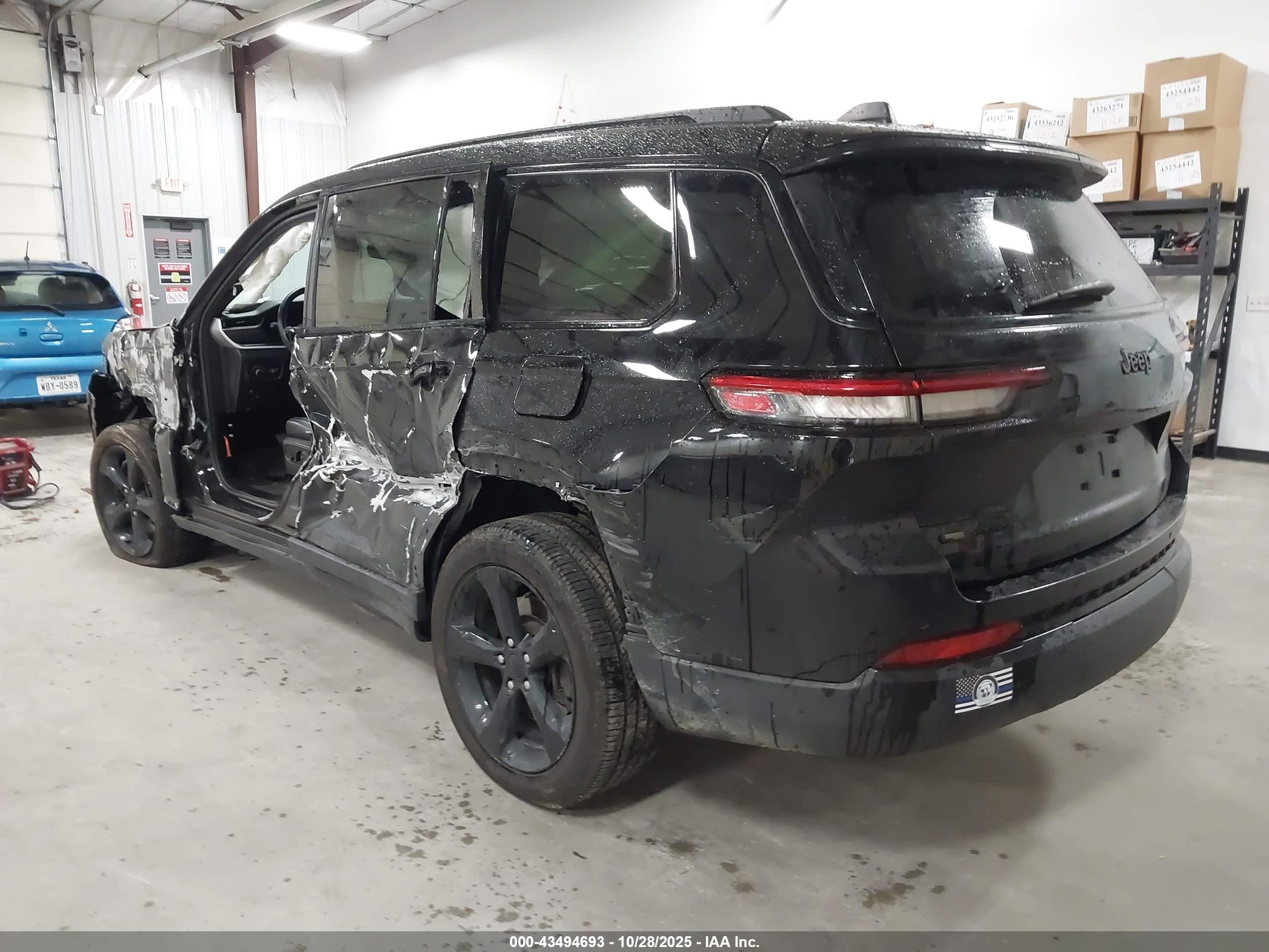 JEEP GRAND image 3