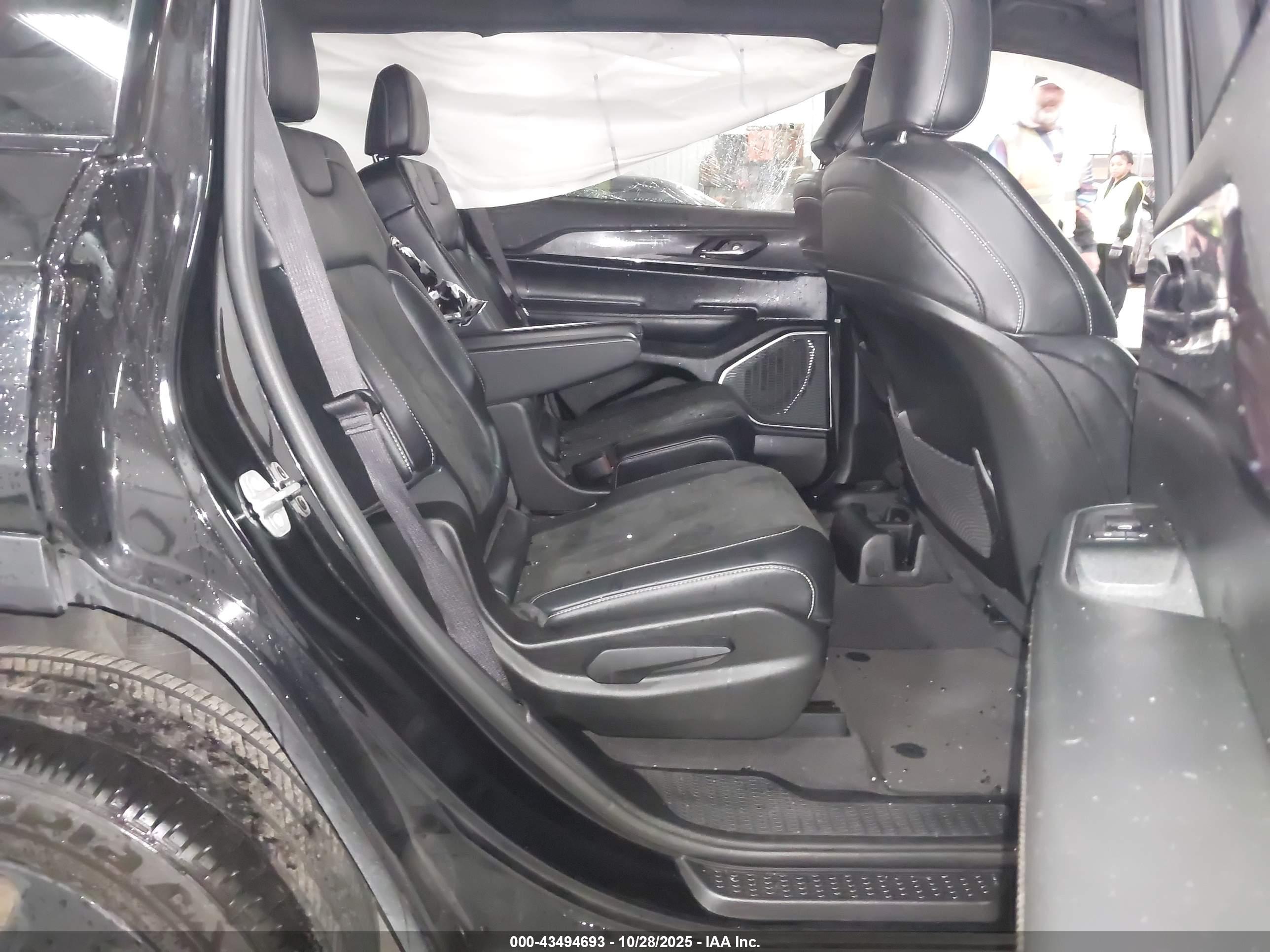 JEEP GRAND image 8