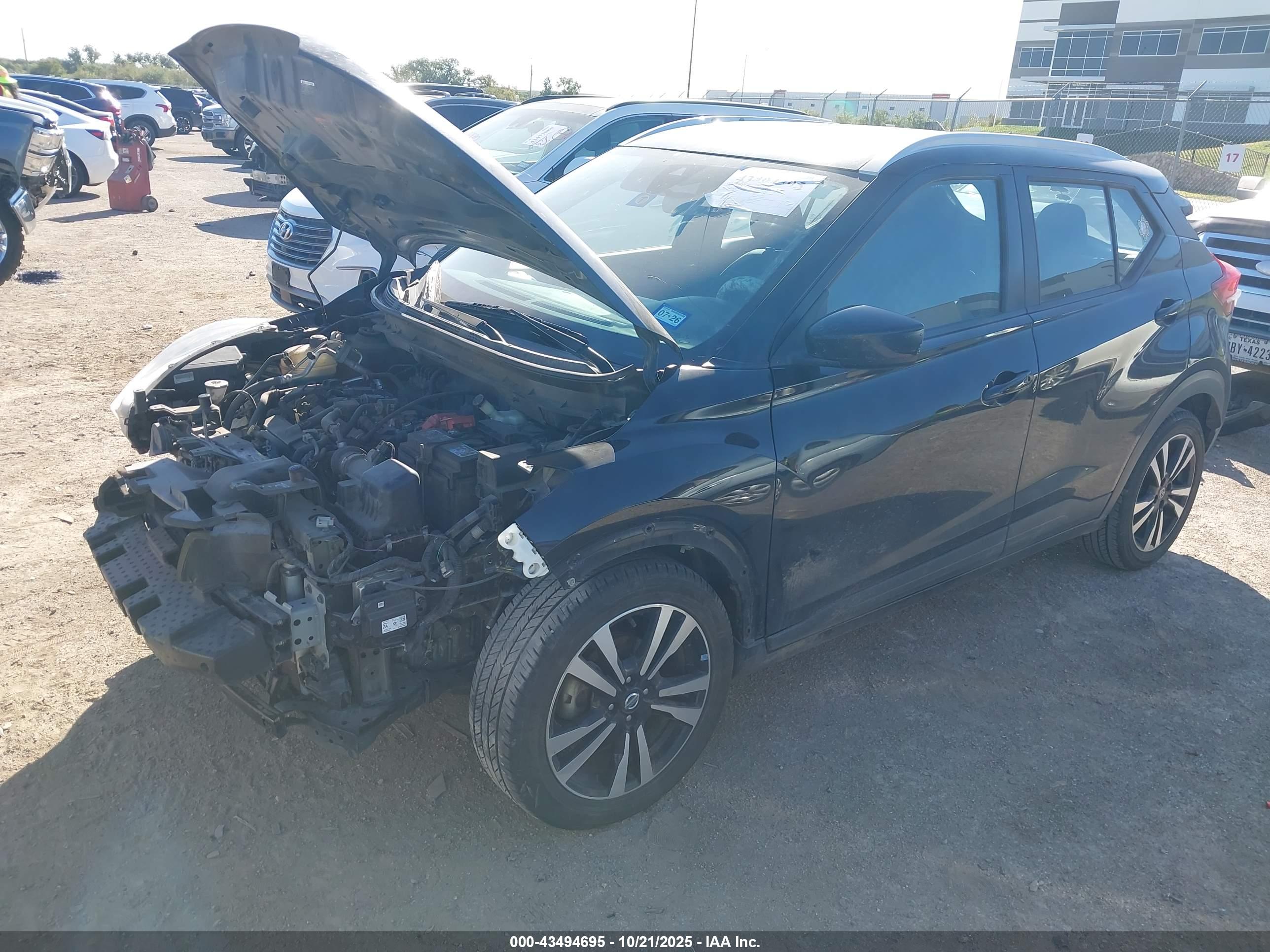 NISSAN KICKS image 2