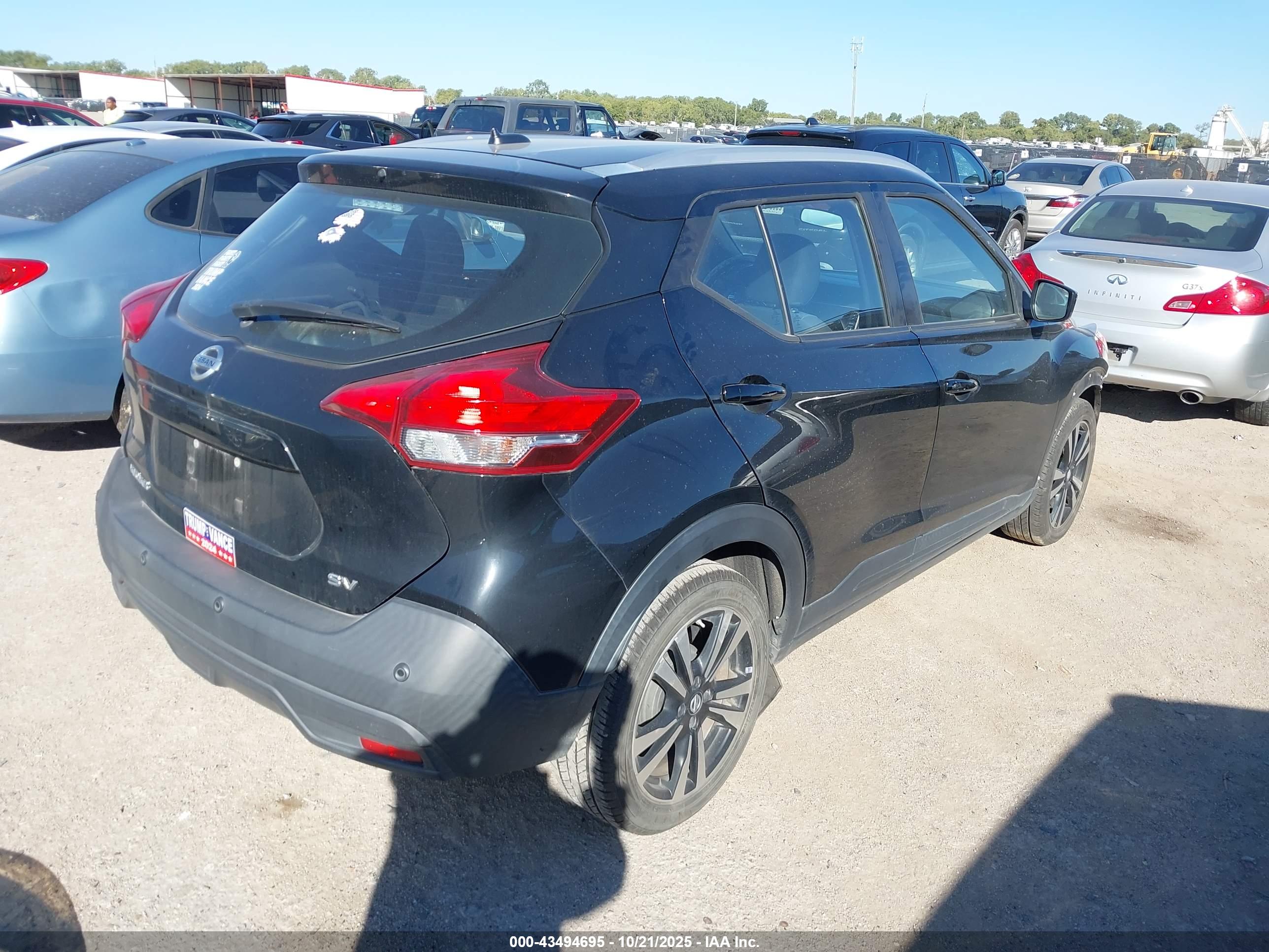 NISSAN KICKS image 4