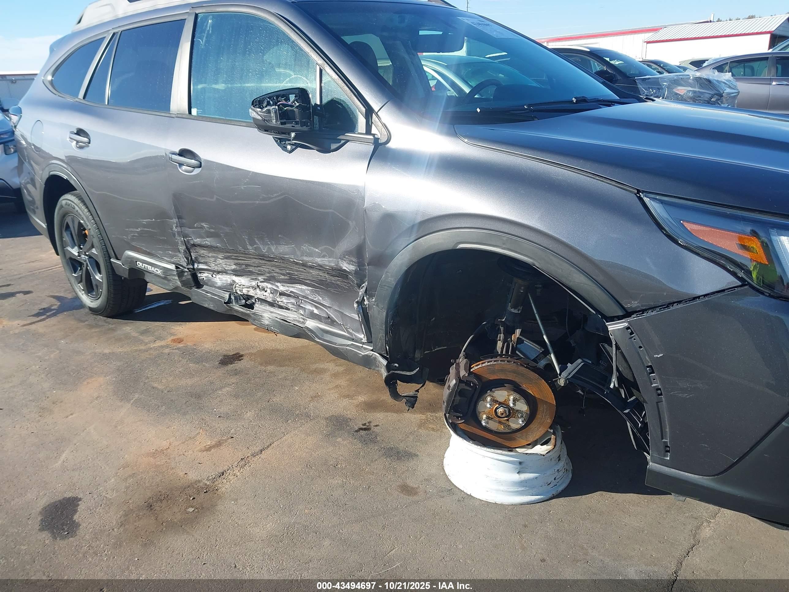 SUBARU OUTBACK image 6