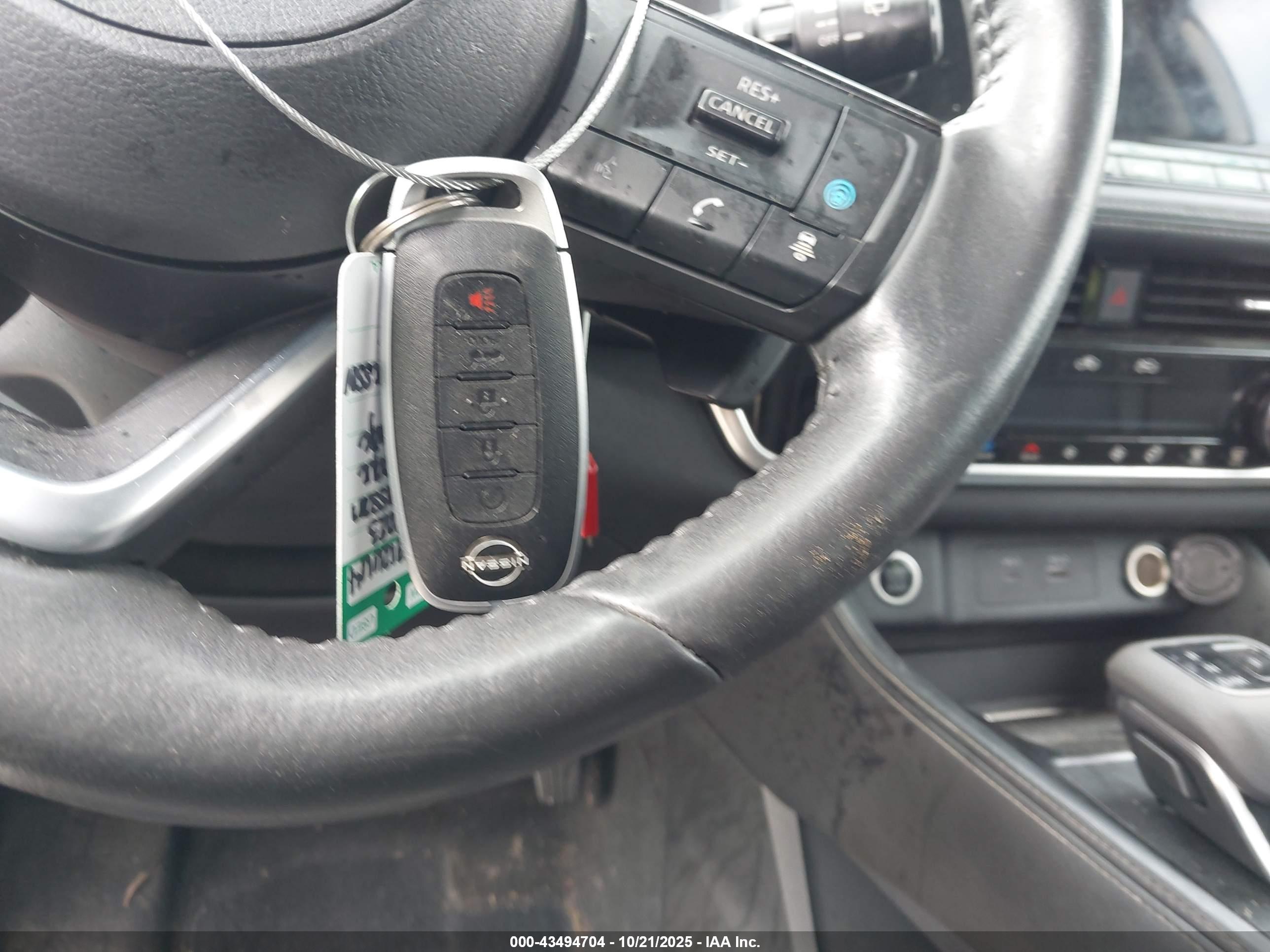 NISSAN ROGUE image 11