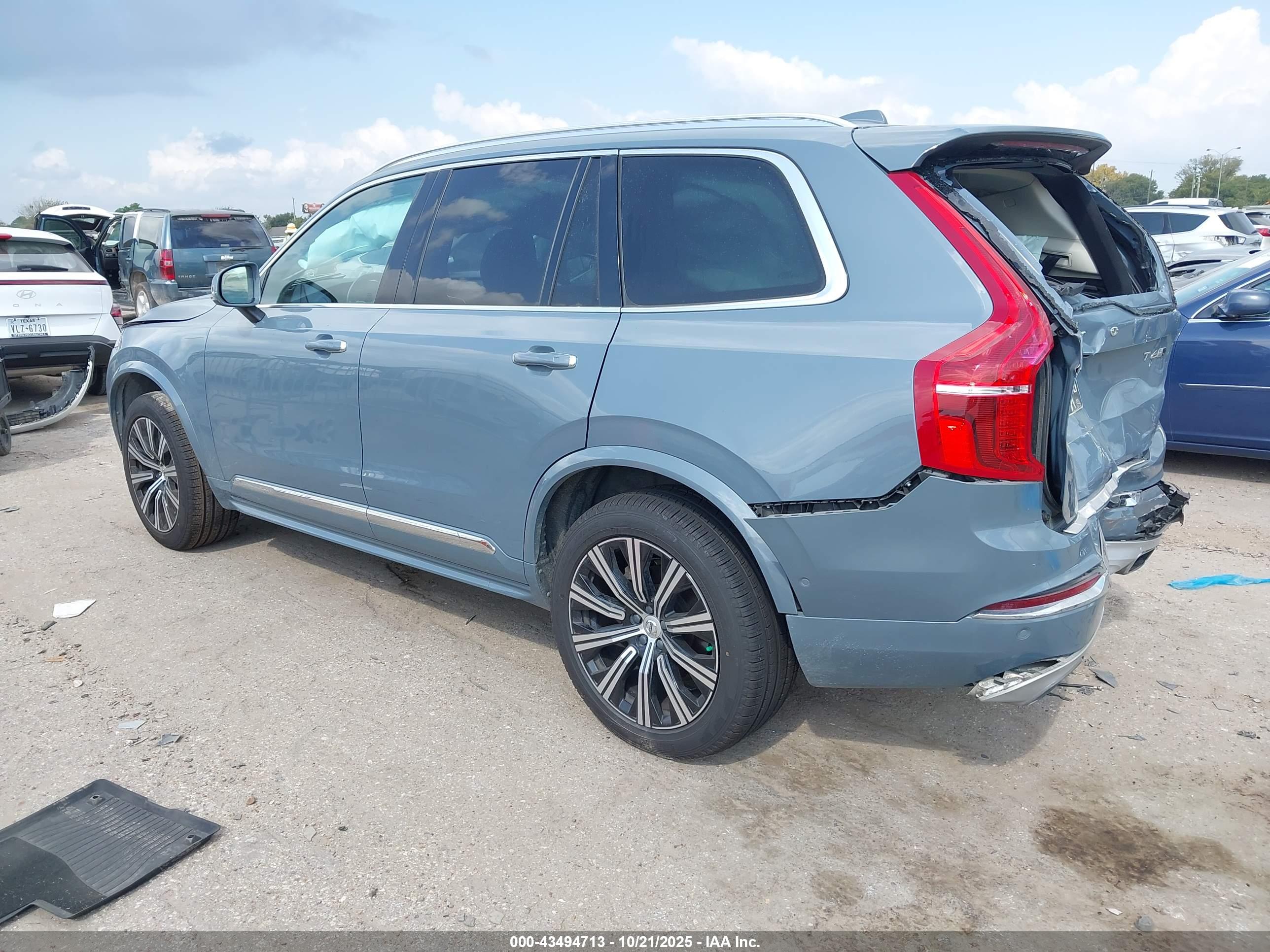 VOLVO XC90 image 3