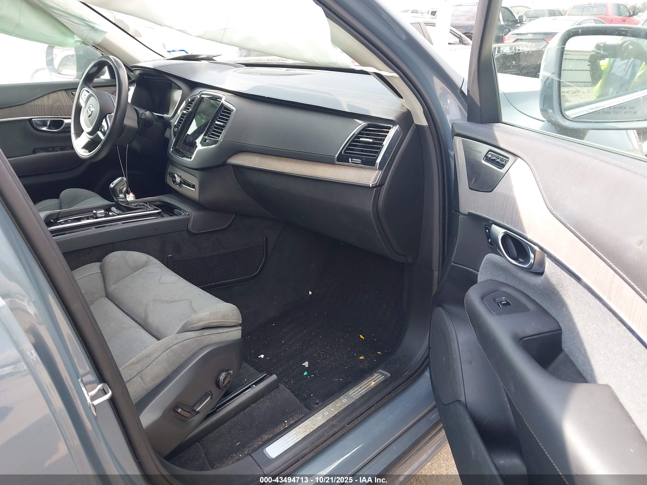 VOLVO XC90 image 5