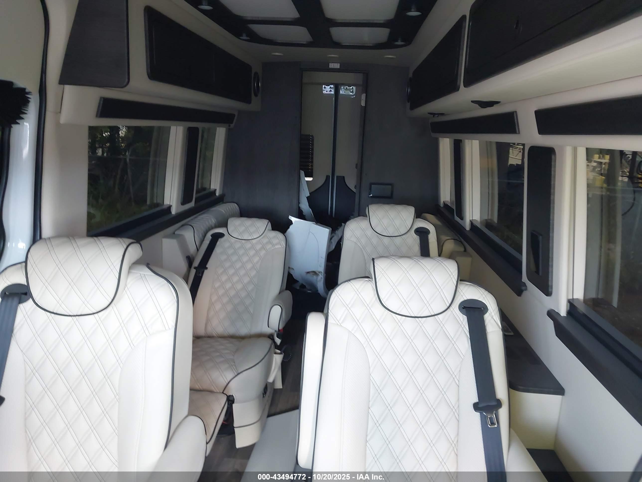 MERCEDES-BENZ SPRINTER image 8