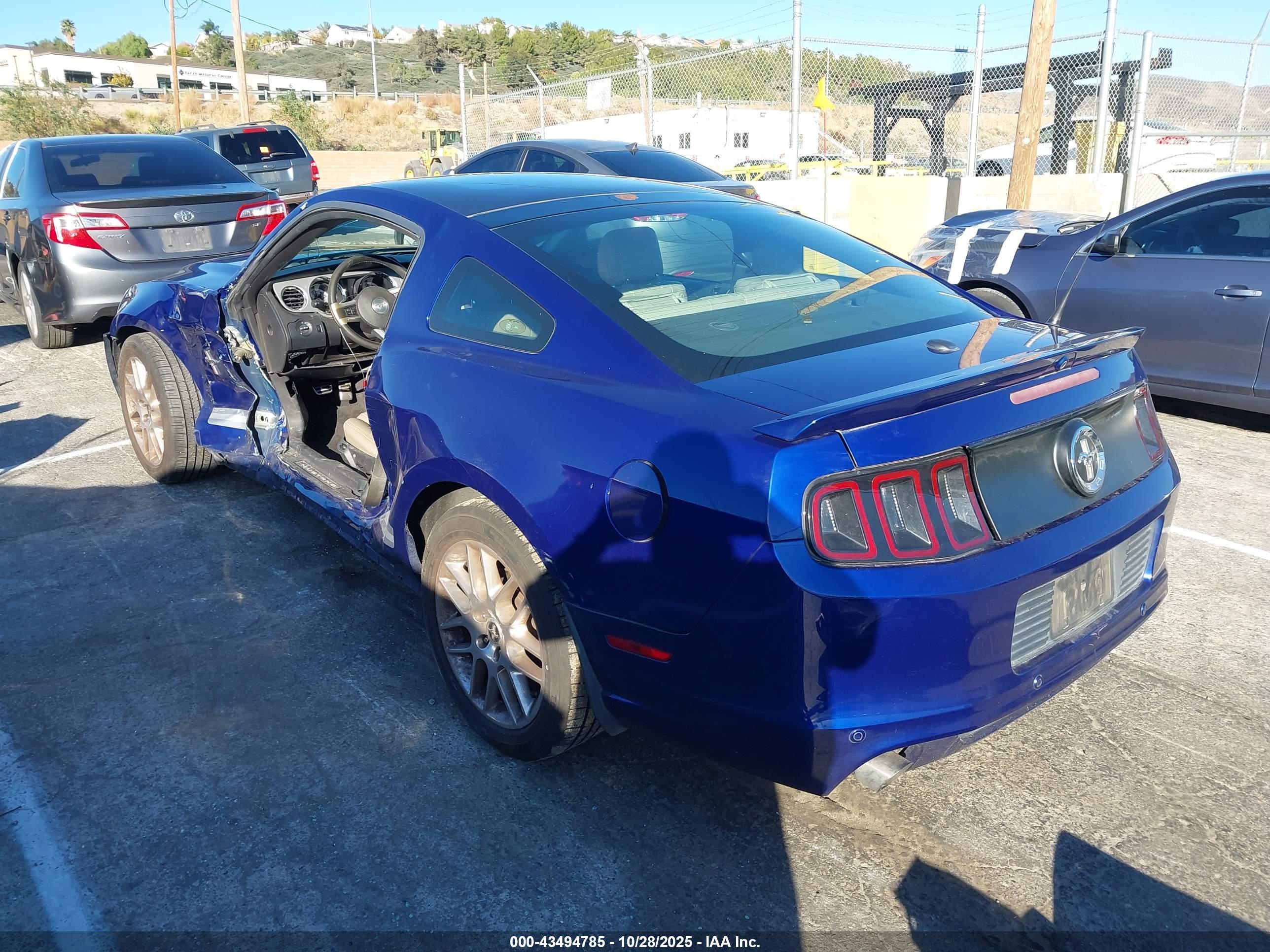 FORD MUSTANG image 3